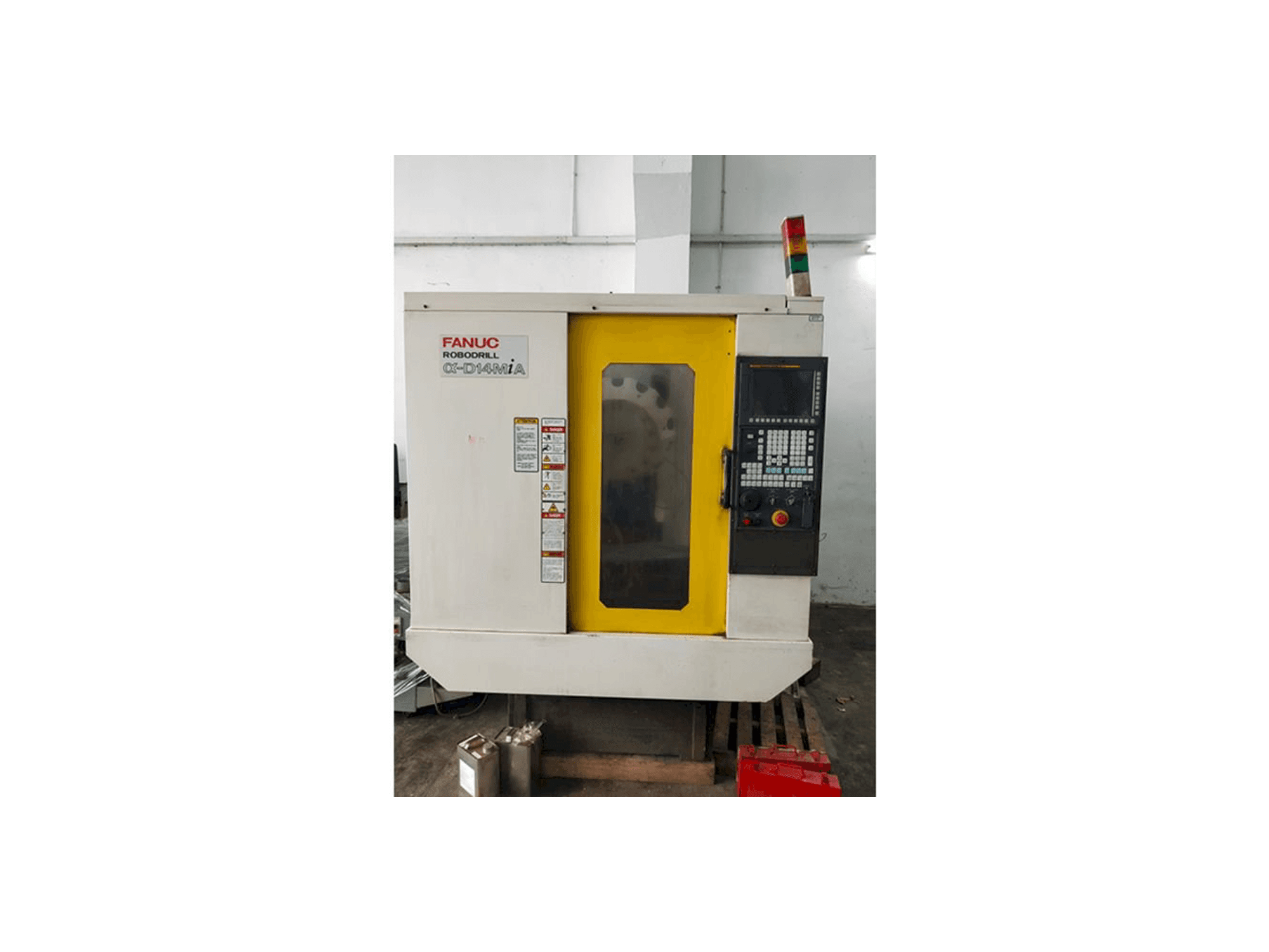 Makine FANUC Alpha-D14MiA - Önden görünüm