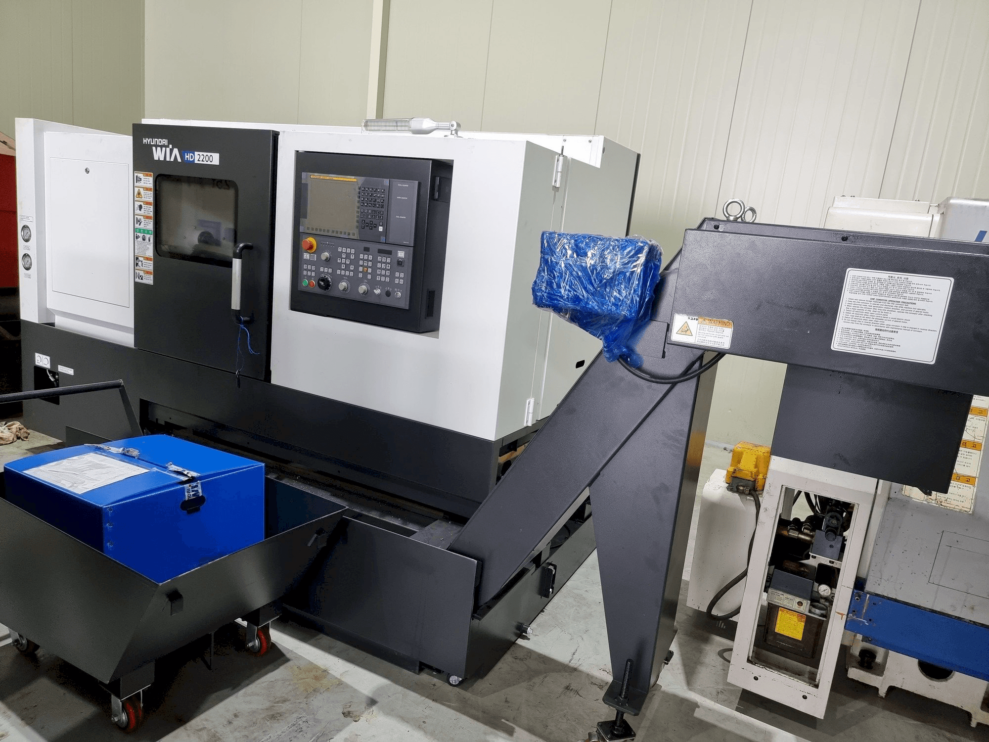 Makine Hyundai Wia HD2200 - Önden görünüm