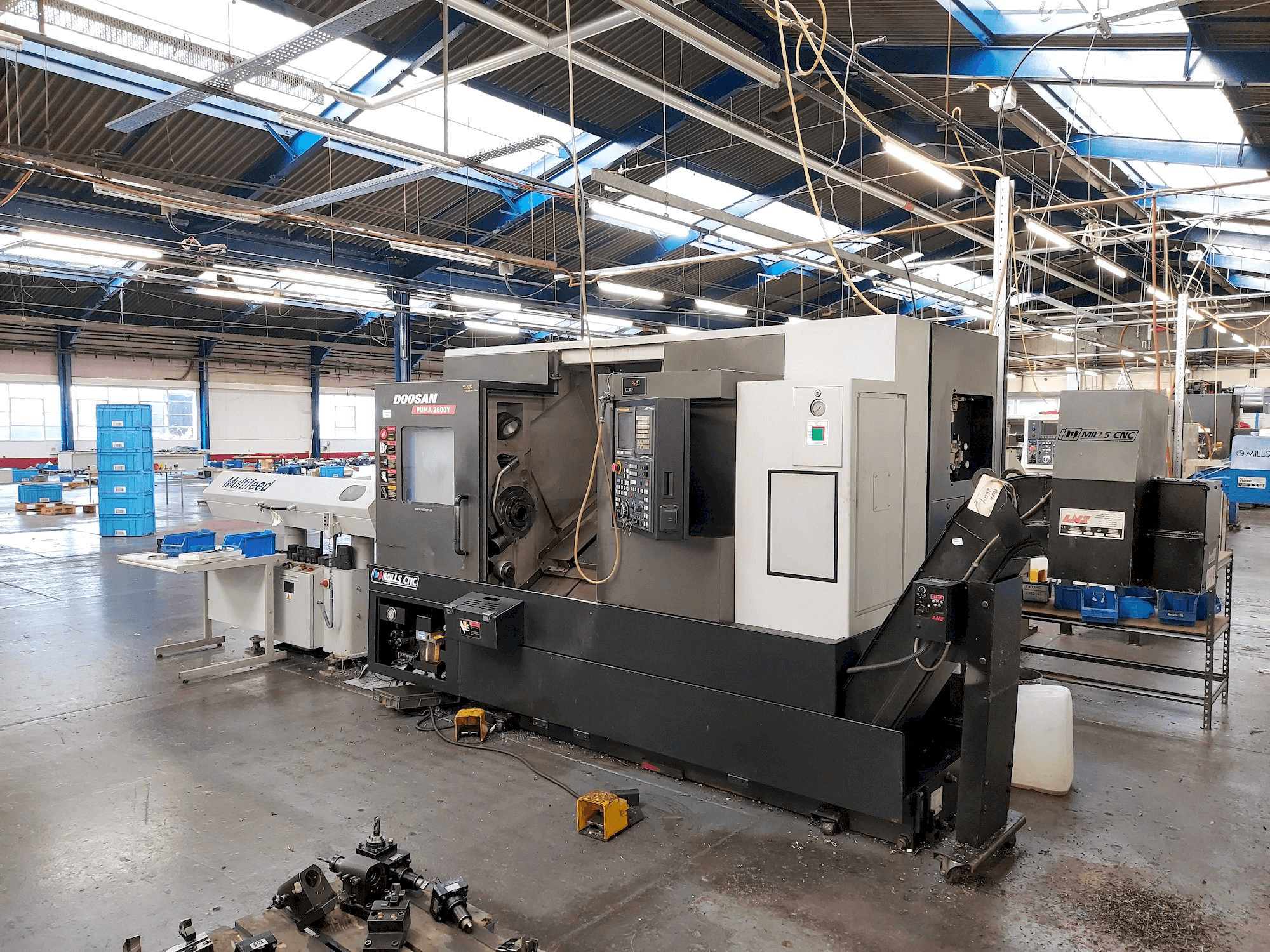 Makine Doosan Puma 2600Y - Önden görünüm