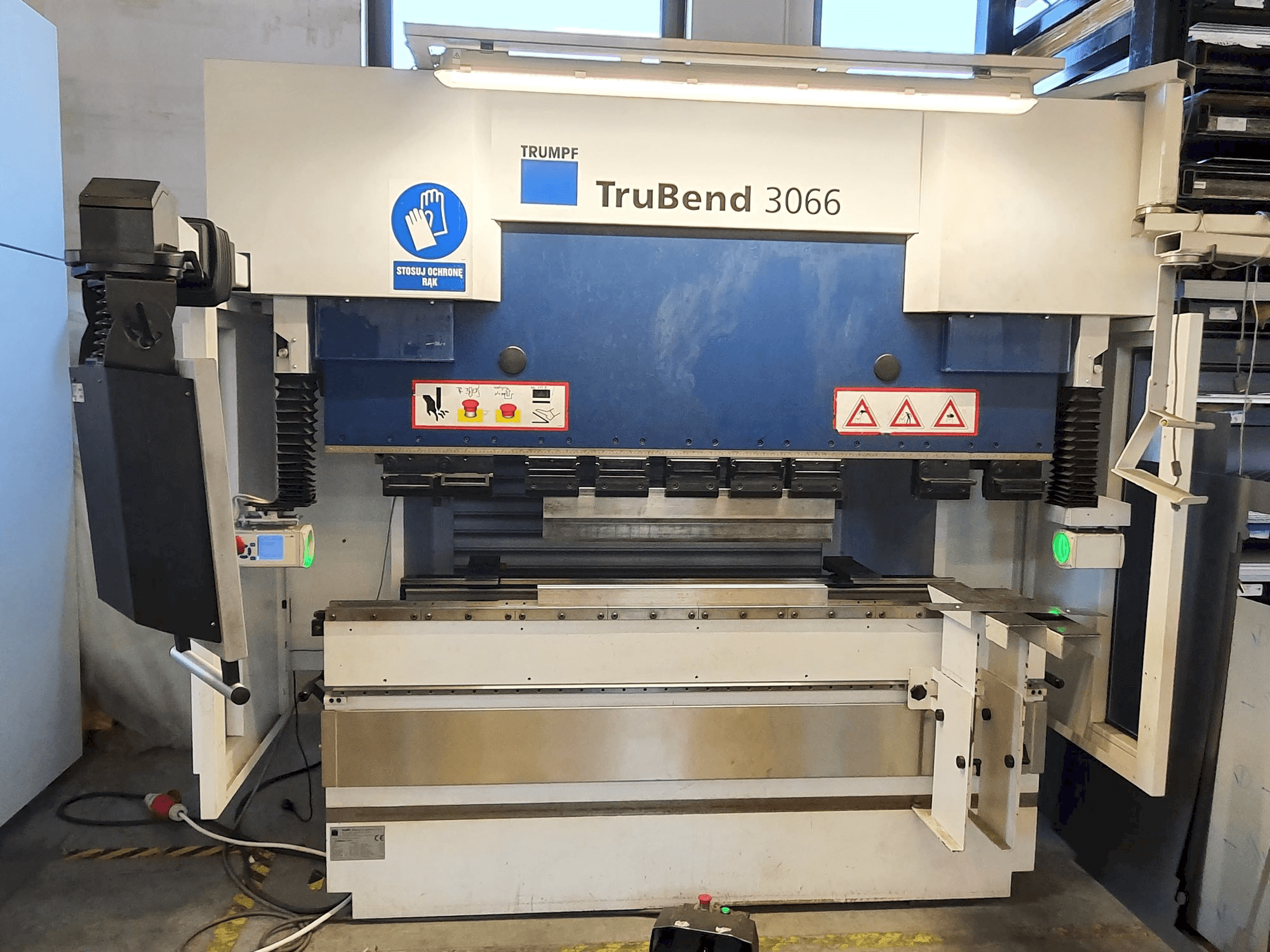 Makine Trumpf TruBend 3066 - Önden görünüm