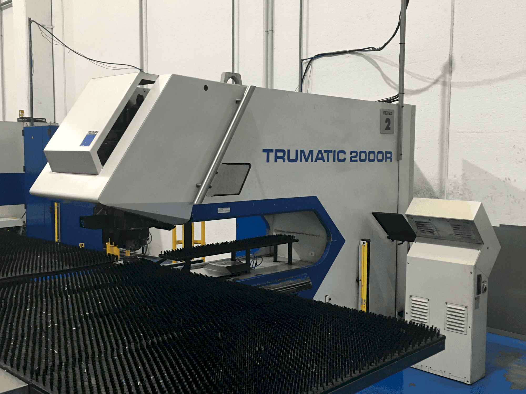 Makine TRUMPF TC2000R - Önden görünüm