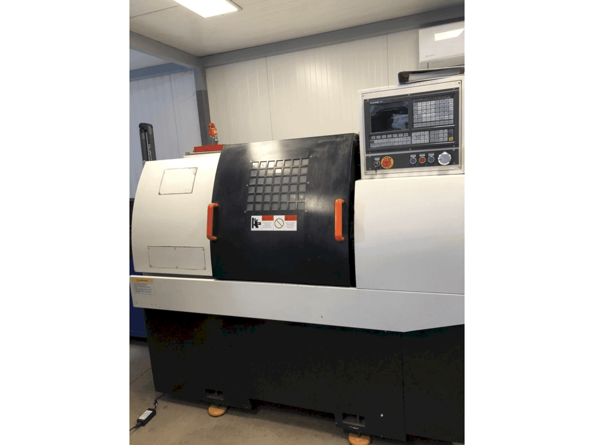 Makine CORMARK CK6232L - Önden görünüm