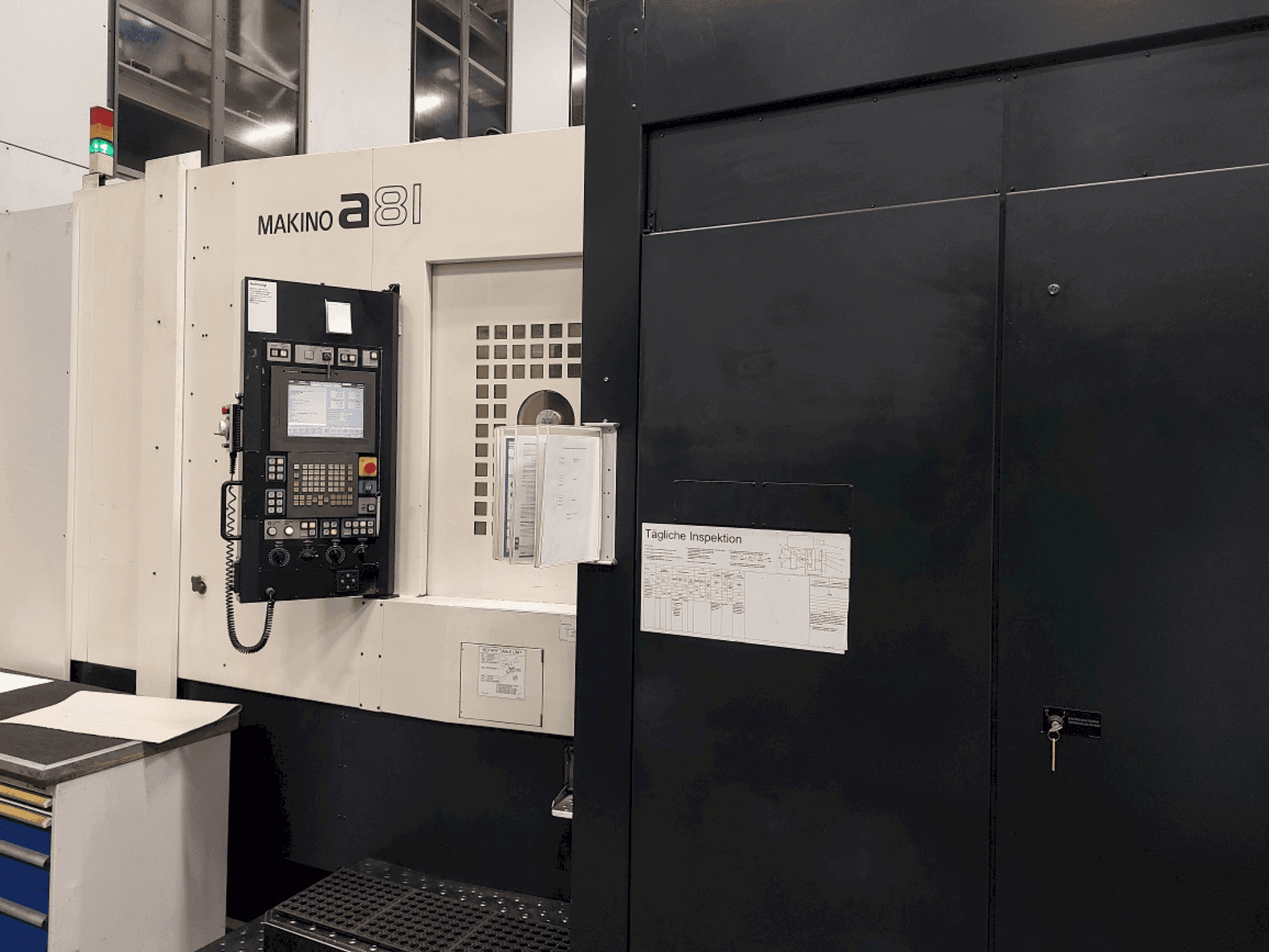 Makine Makino a81 - Önden görünüm