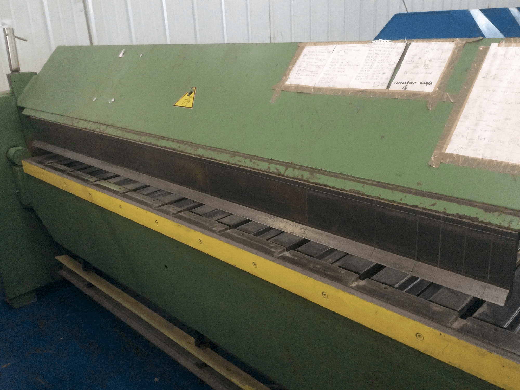 Makine Schechtl MAB 250/CNC - Sağdan görünüm