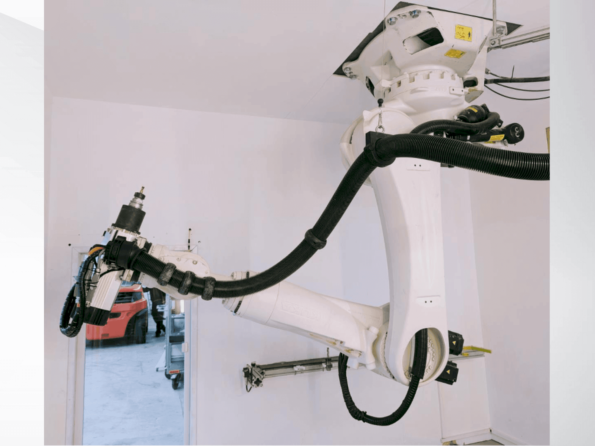 Makine KUKA KR 270 R2700 C ultra + Absolute measurement - Önden görünüm
