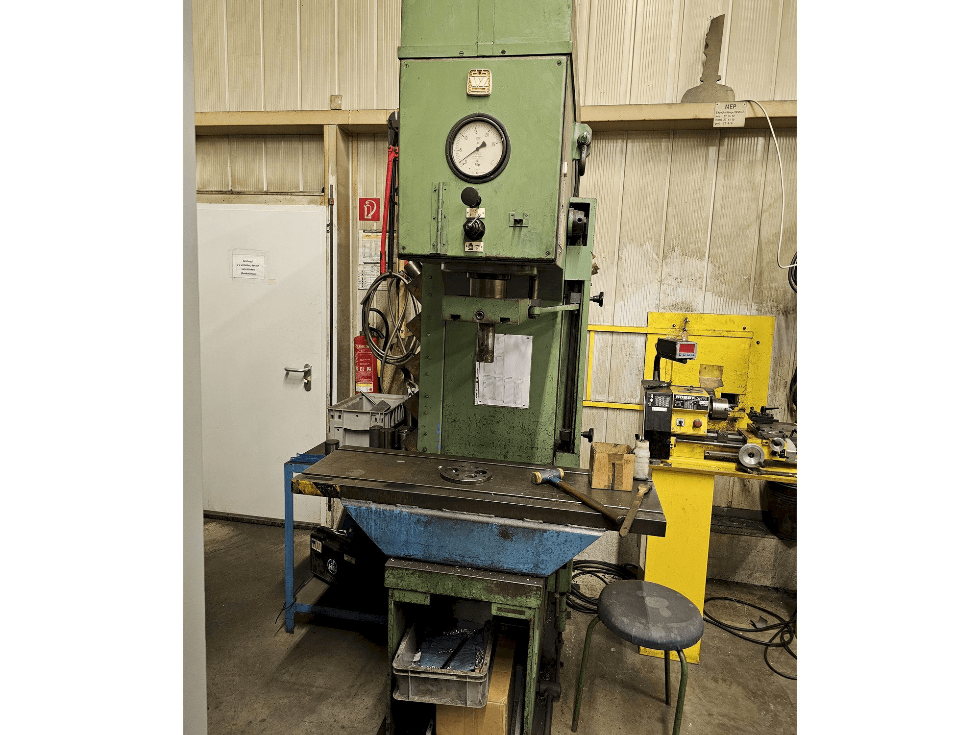 Makine VEB PYE/25/1 - Önden görünüm