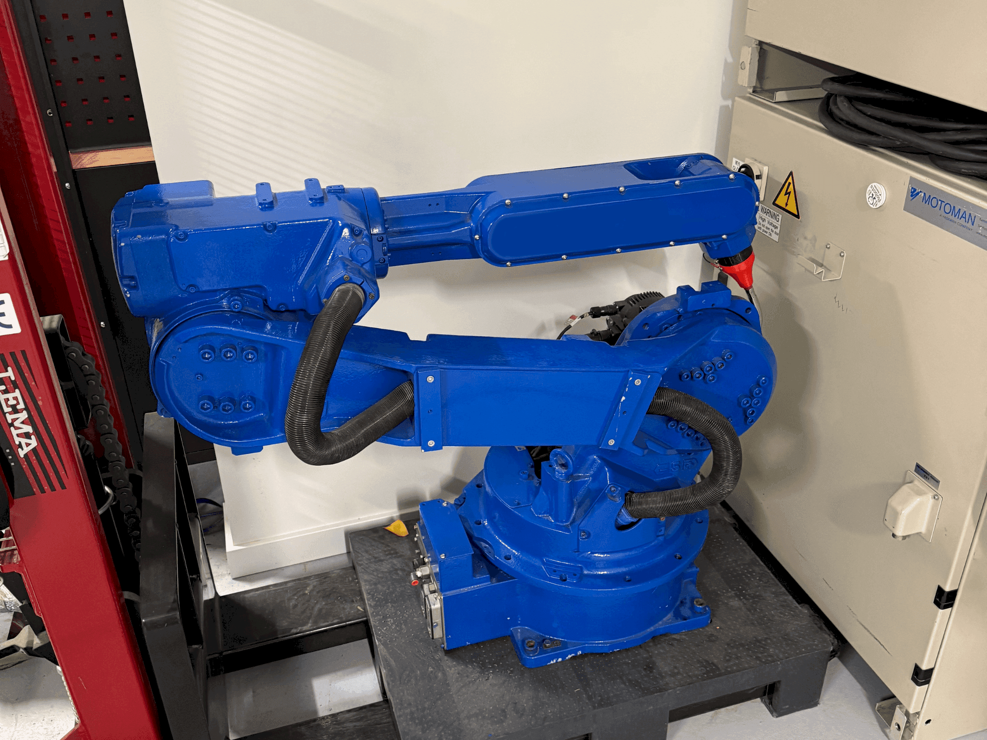 Makine Yaskawa Motoman YR HP 20D - Önden görünüm