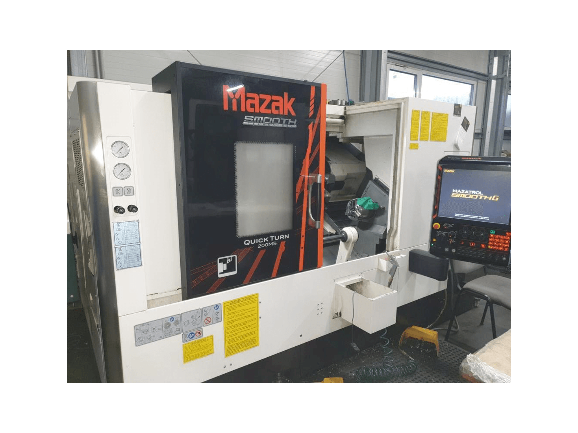 Makine Mazak Quick Turn 200MS - Önden görünüm