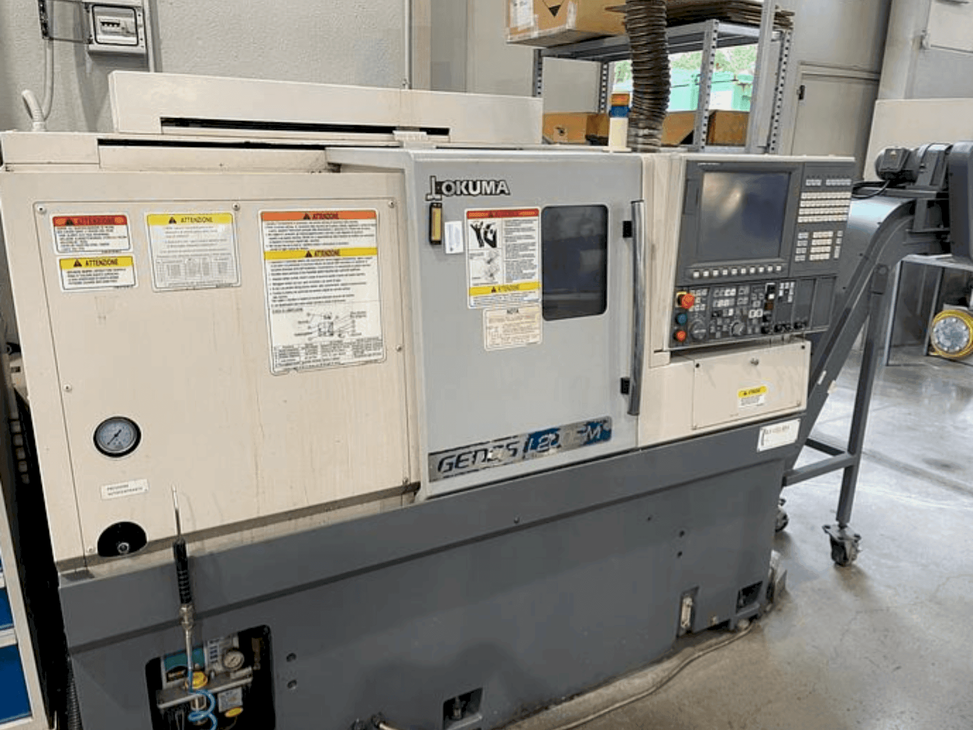 Makine Okuma GENOS L200EM - Önden görünüm