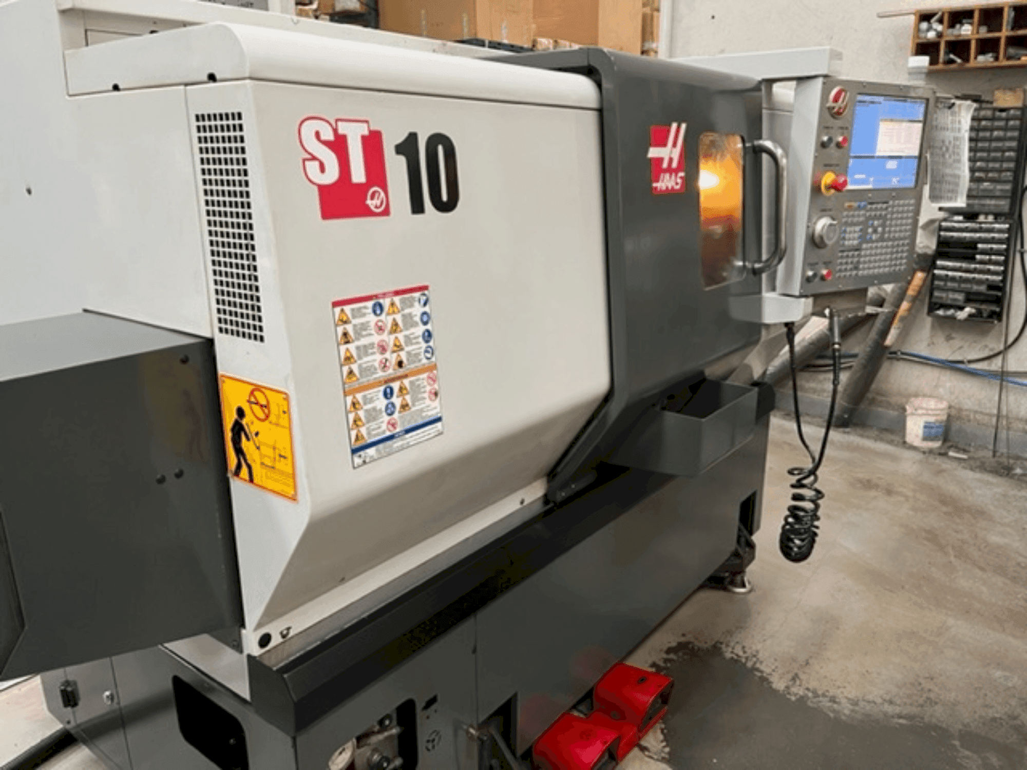 Makine HAAS ST 10 - Önden görünüm