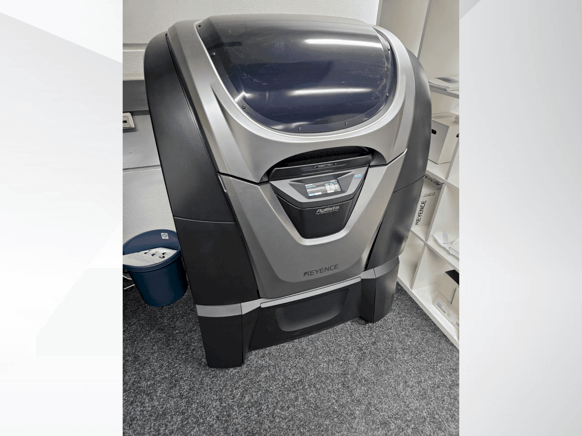 Makine KEYENCE Agilista 3200 W - Önden görünüm