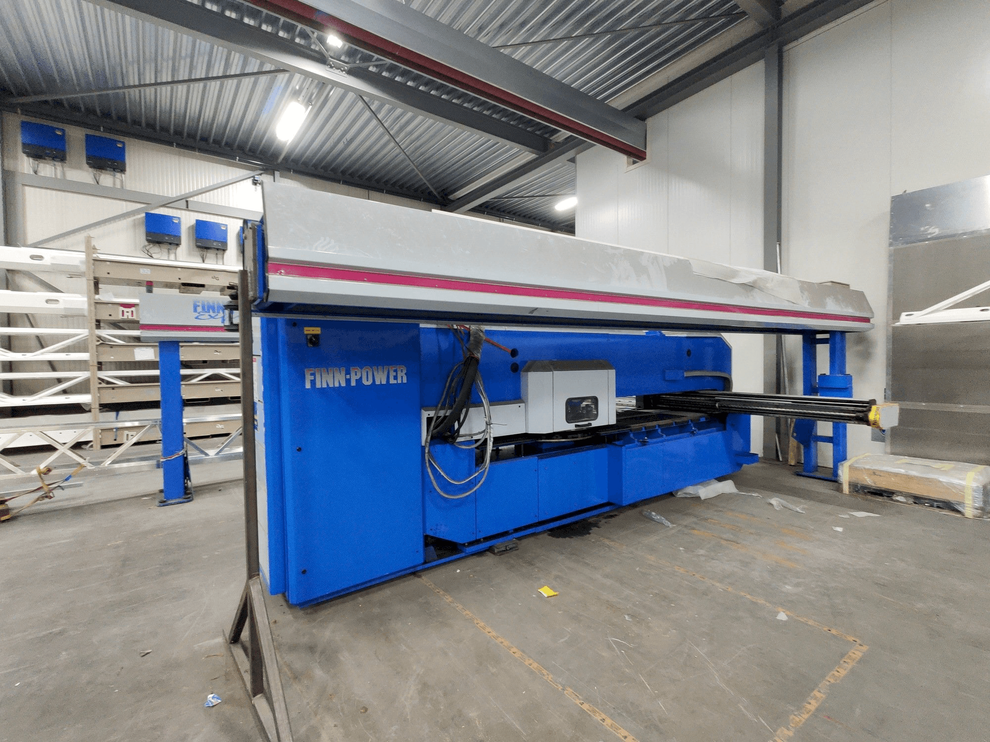 Makine Finn-Power F6-25 SB/AM + FMM 300 / 1 / UT automation - Önden görünüm