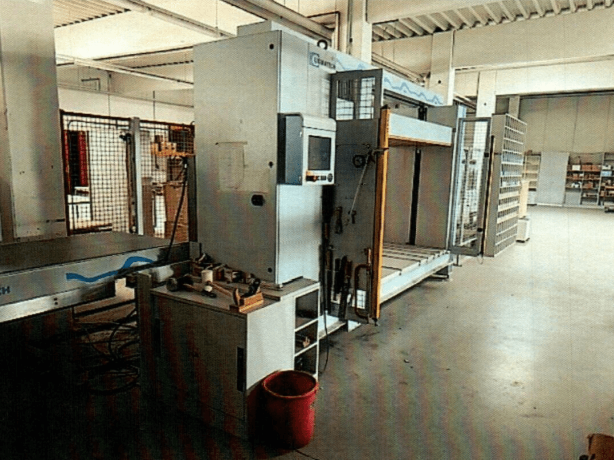 LIGMATECH MPH 510/25/09 laminasyon presi fabrika ortamında, açık erişim ve kontrol paneli görünür şekilde önden görünüm.
