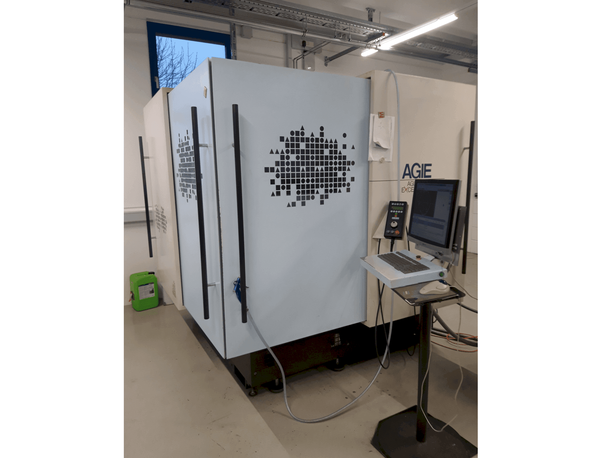 Makine AGIE Agiecut Excellence 2F - Önden görünüm