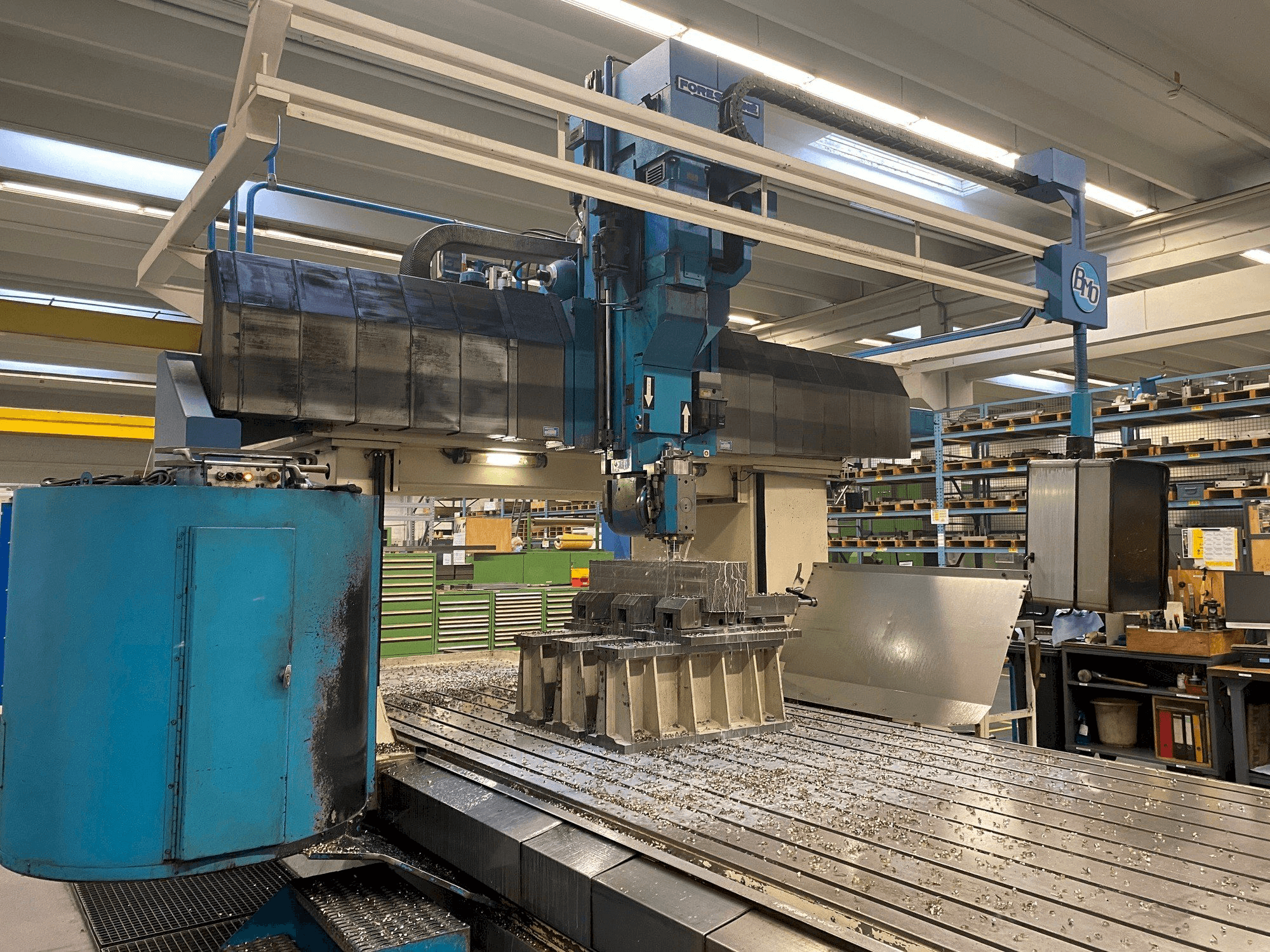 Makine Forest Line Seramill 240 - Önden görünüm