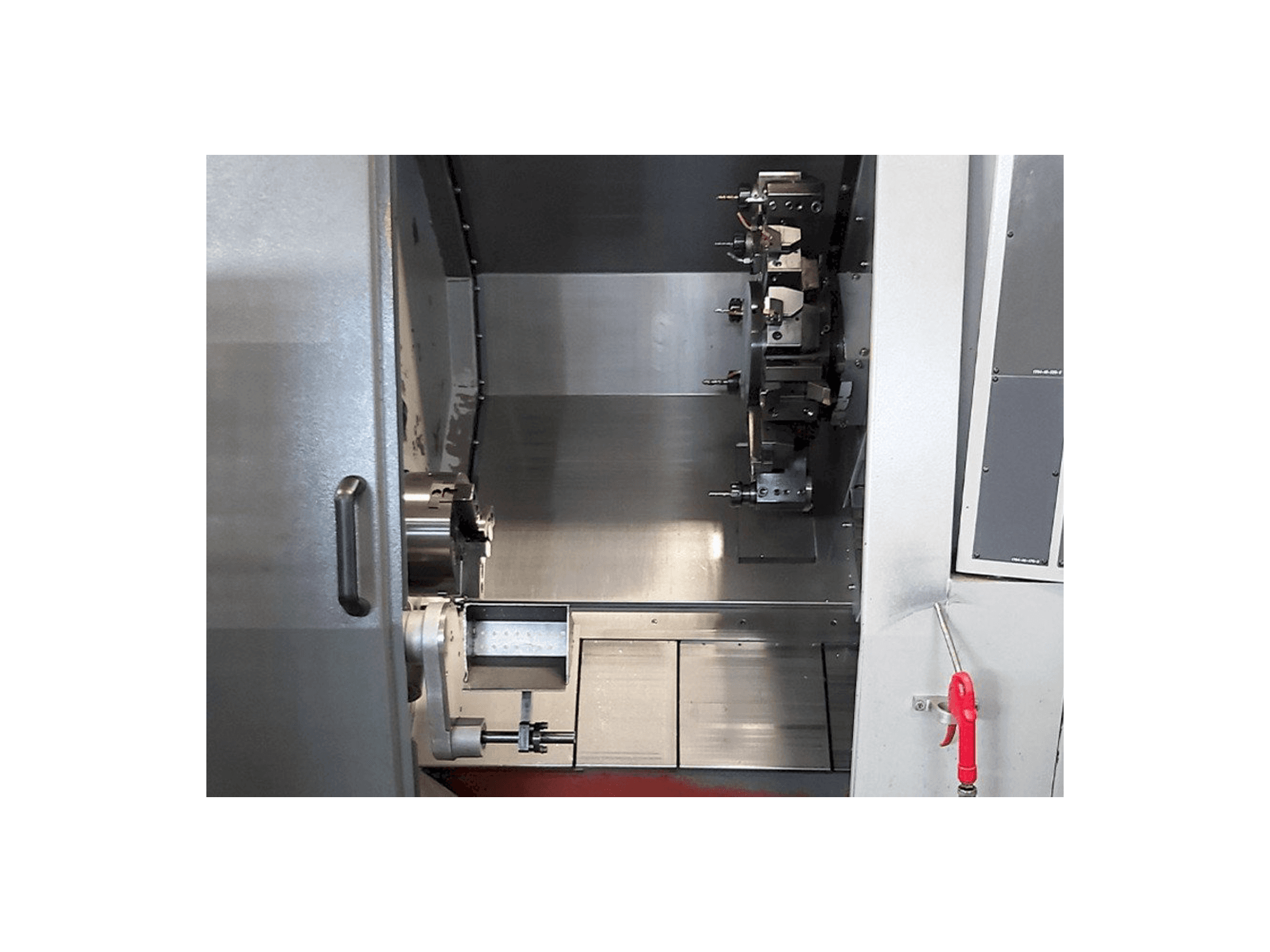 Makine Hyundai Kia SKT210SY - Önden görünüm