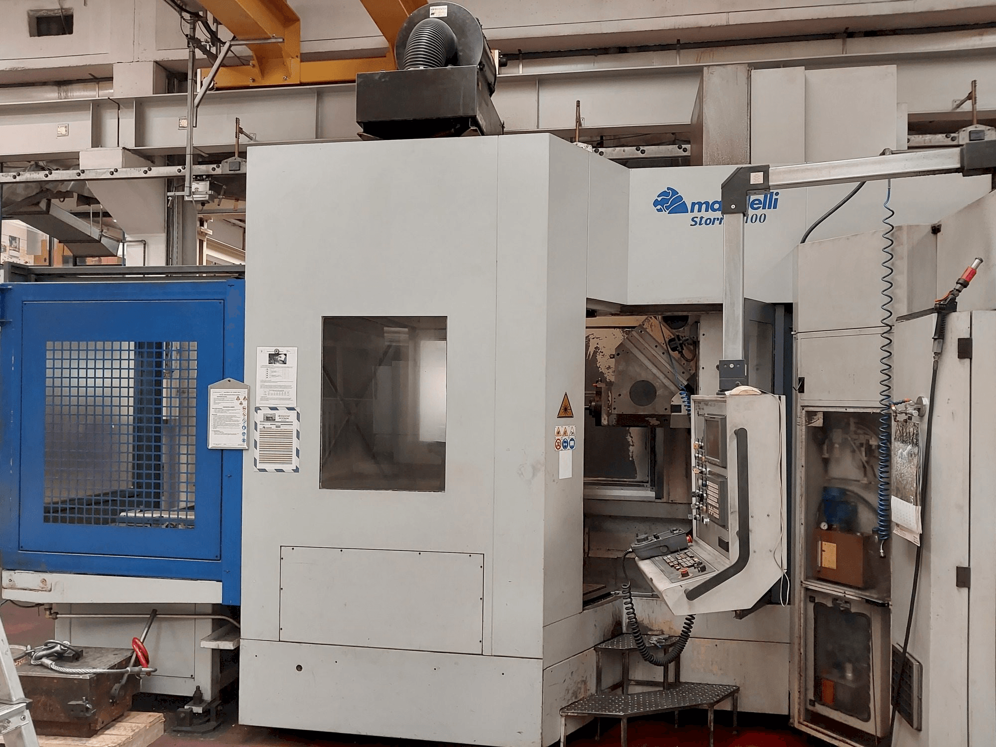 Makine Mandelli storm 1100 - Önden görünüm