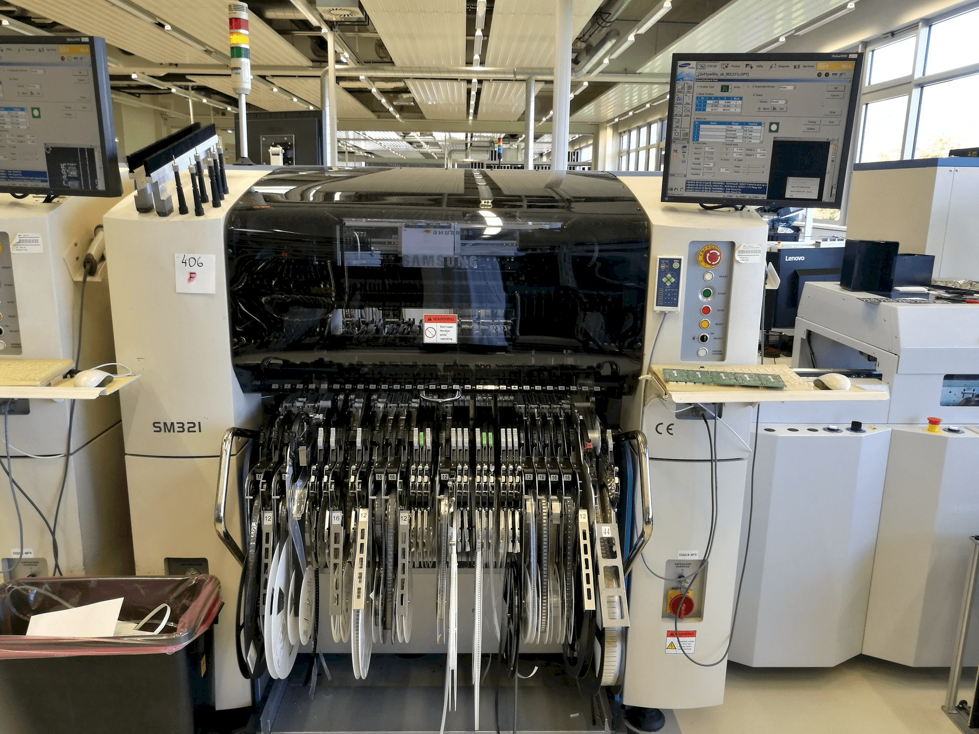 Makine Samsung SM 321 - Önden görünüm