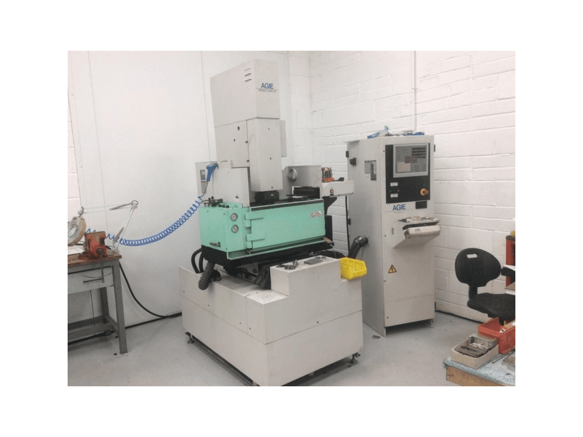 Makine AGIE Mondo 20 Star - Önden görünüm