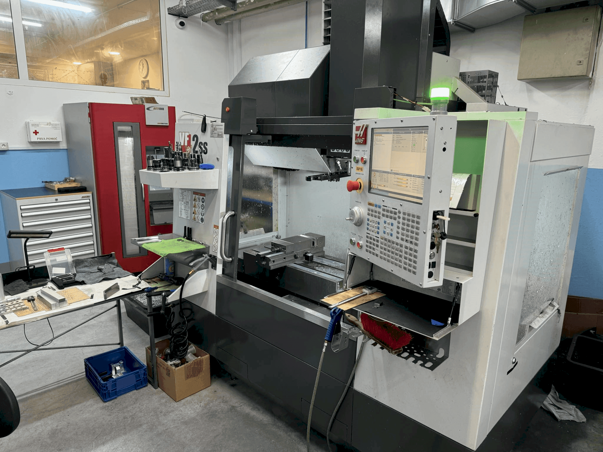 Makine HAAS VF-2SS - Önden görünüm