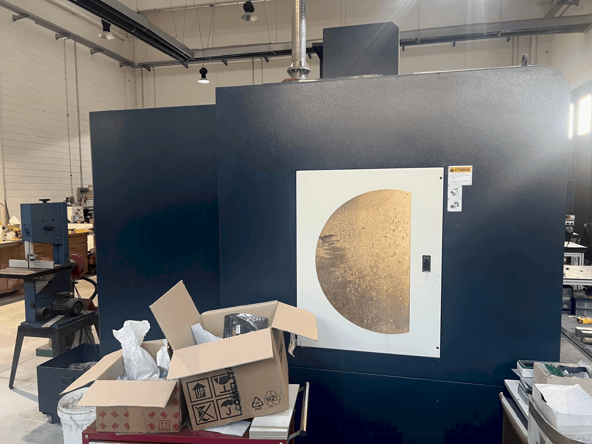 Makine Johnford Dart VMC 1000A HI TECH - Önden görünüm