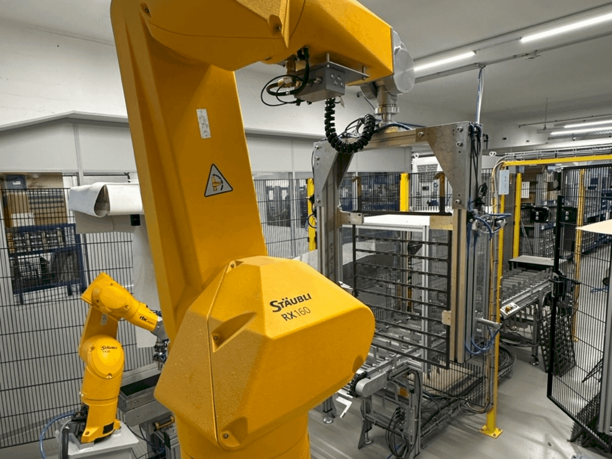 Makine STAUBLI RX160 - Önden görünüm