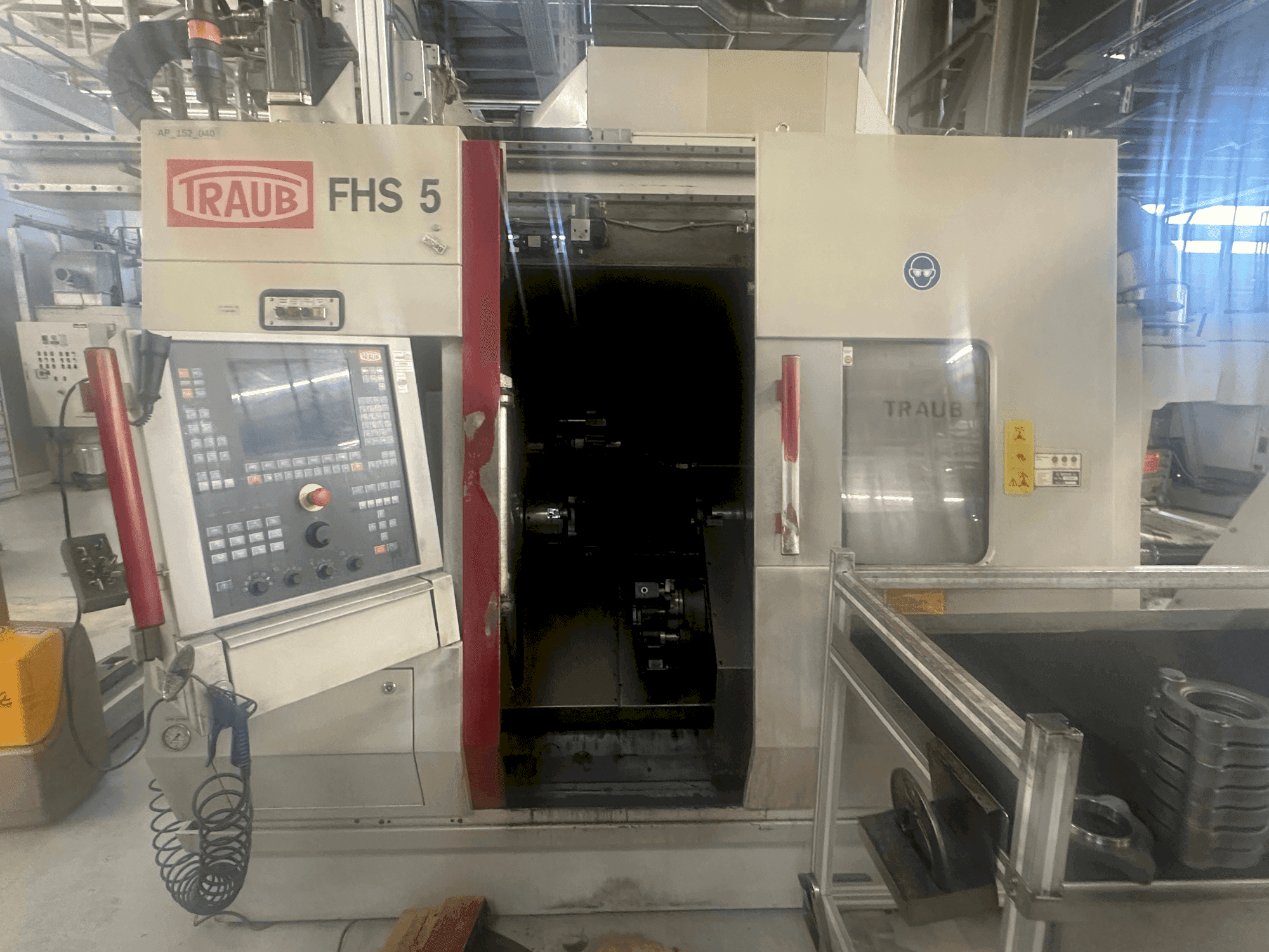 Makine TRAUB TNC 42/65 - Önden görünüm