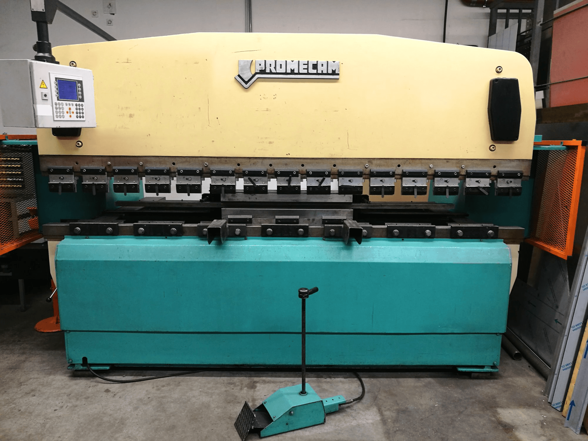 Makine PROMECAM - Önden görünüm RG-103