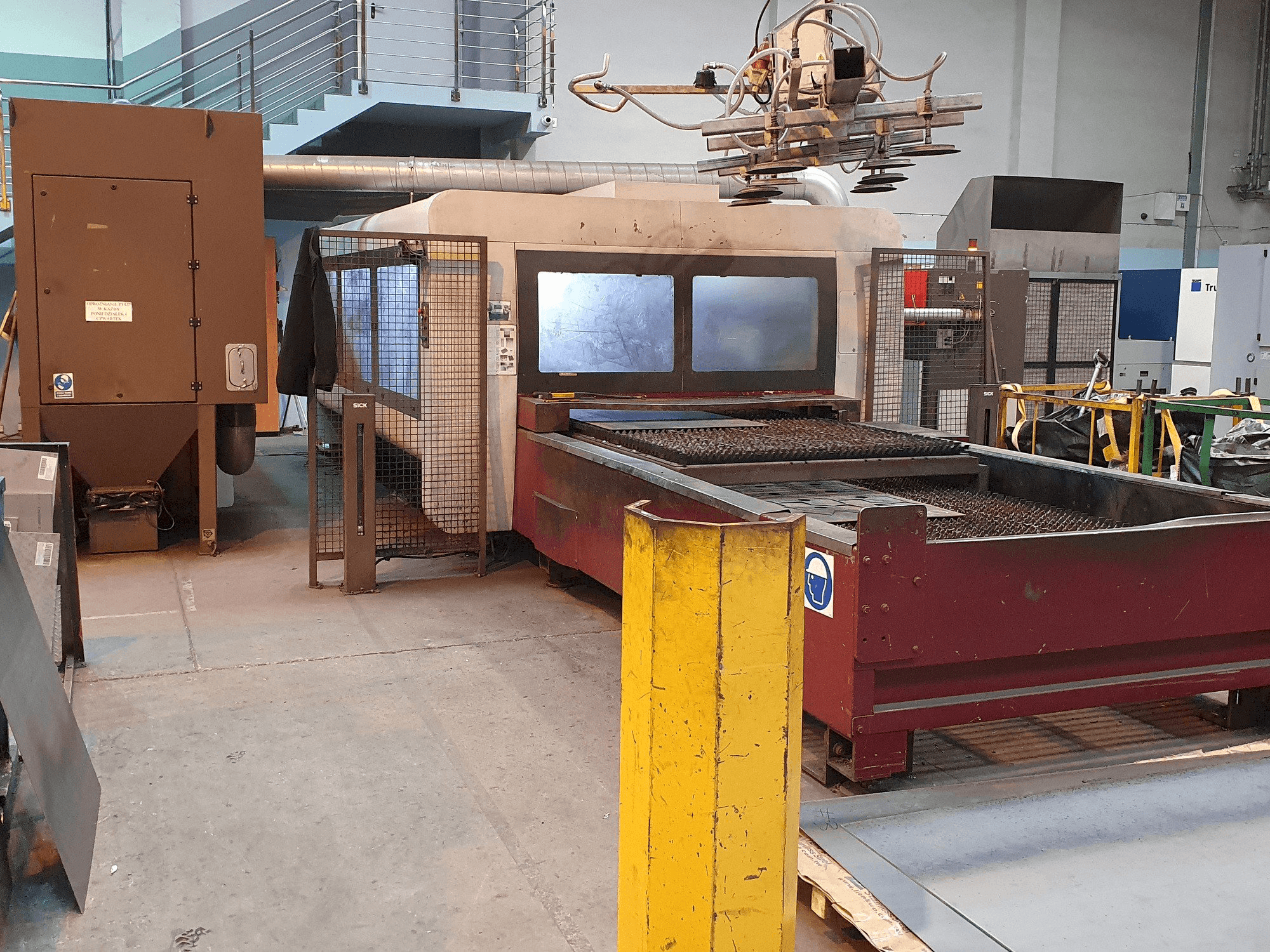 Makine Bystronic BySprint Pro 3015 - Sol taraftaki görüntü