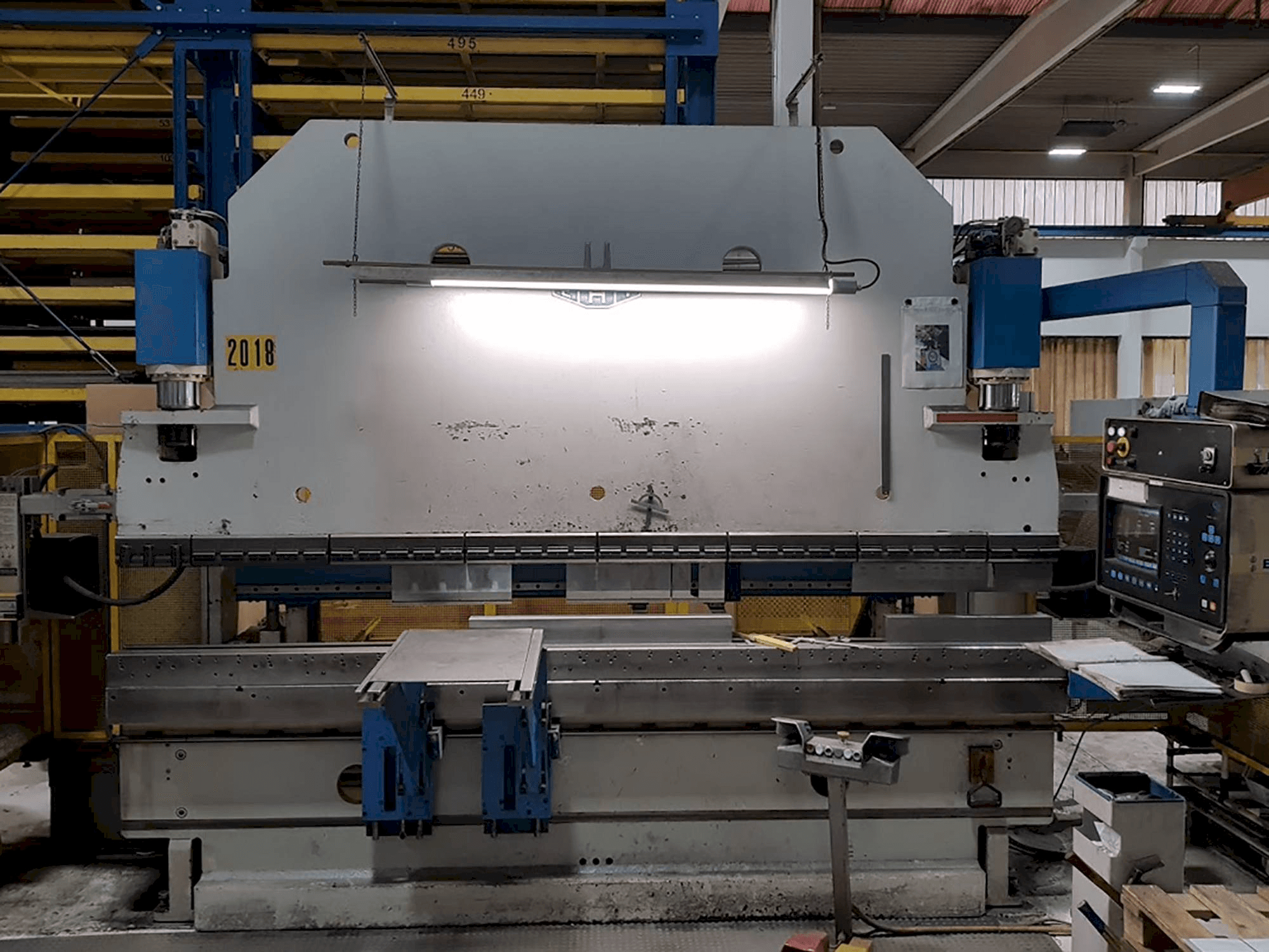 Makine EHT EHPS 11-35 - Önden görünüm