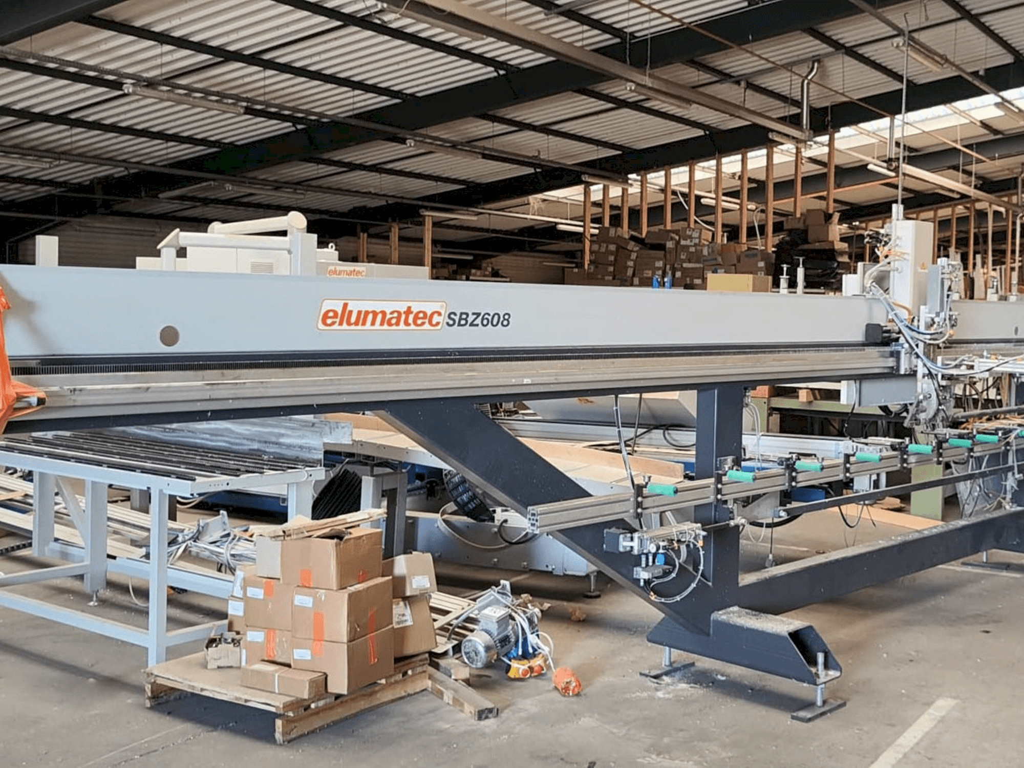 Makine Elumatec SBZ 608 - Önden görünüm