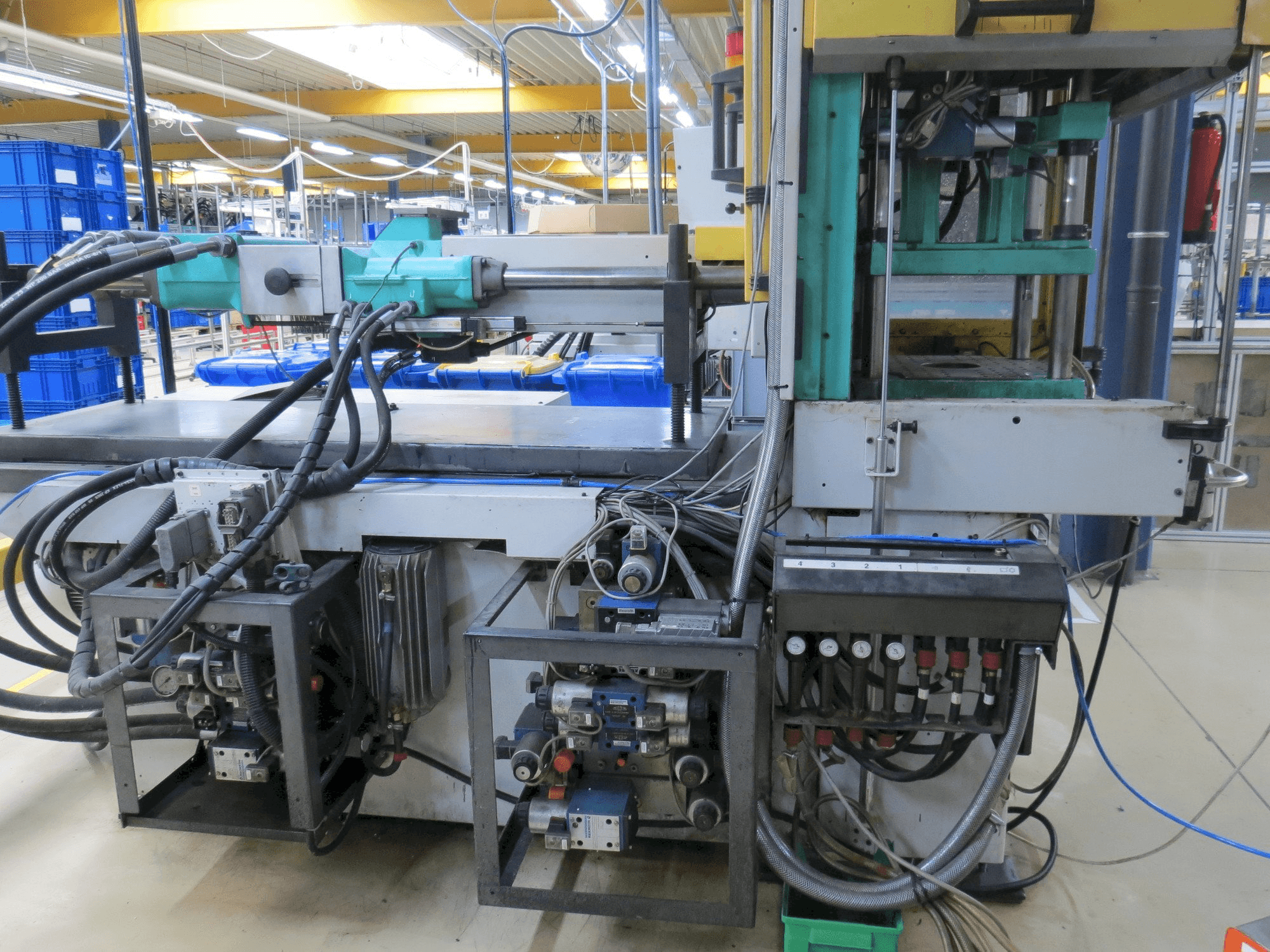 Makine Arburg Allrounder 320 C / S 500-250 Vo - Önden görünüm