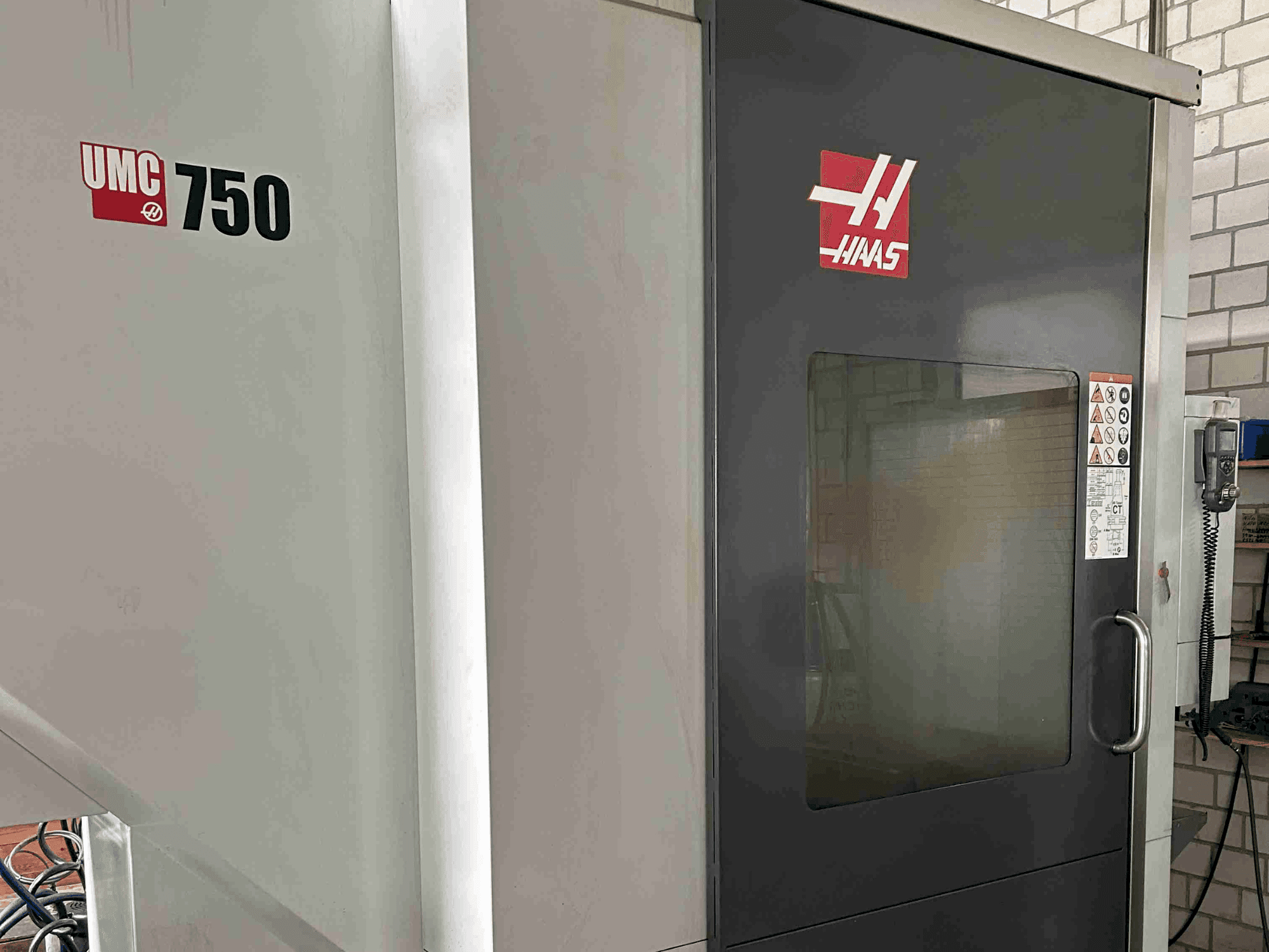 Makine HAAS UMC-750 - Önden görünüm