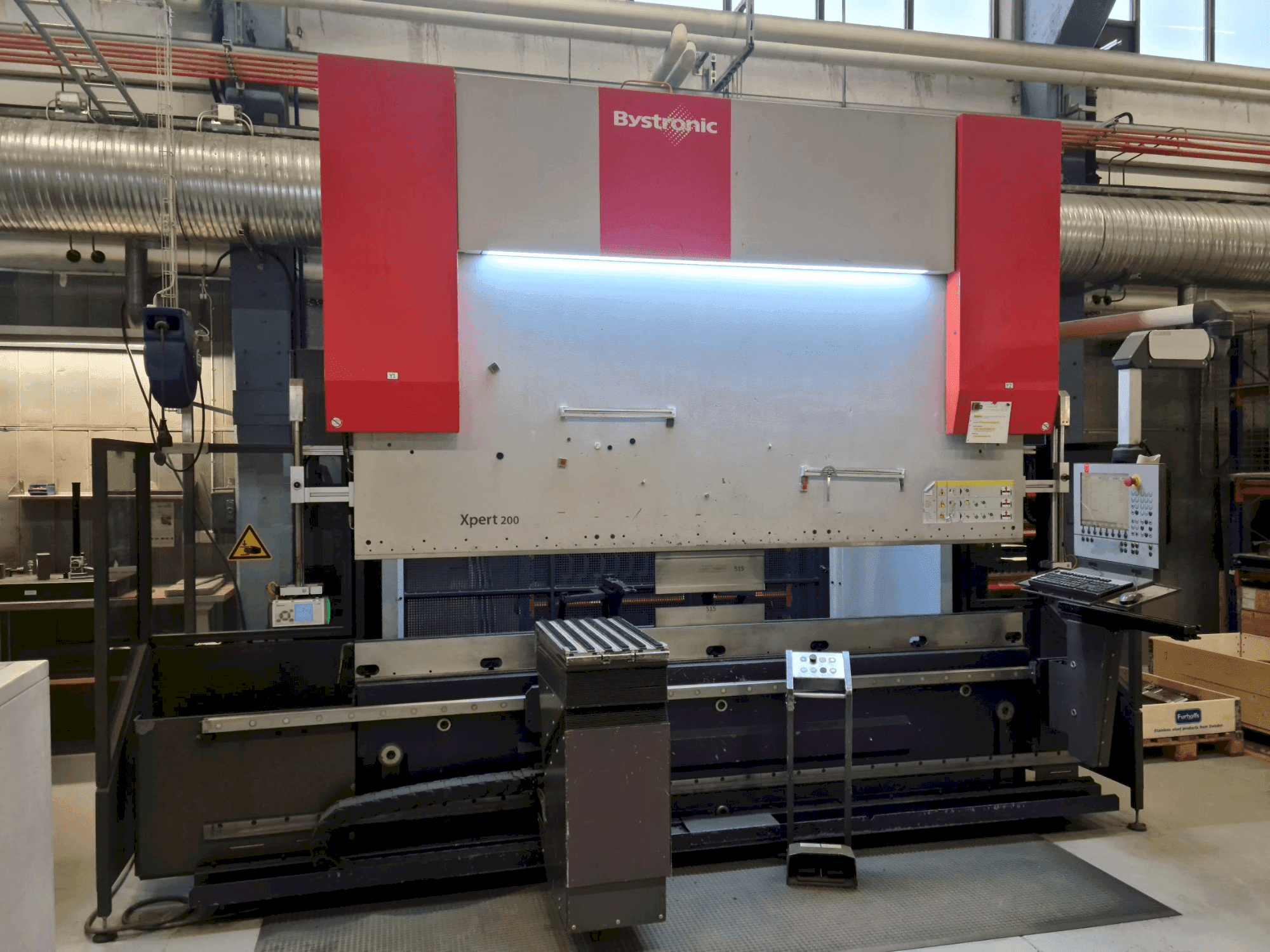 Makine Bystronic Xpert 200 x 3100 - Önden görünüm