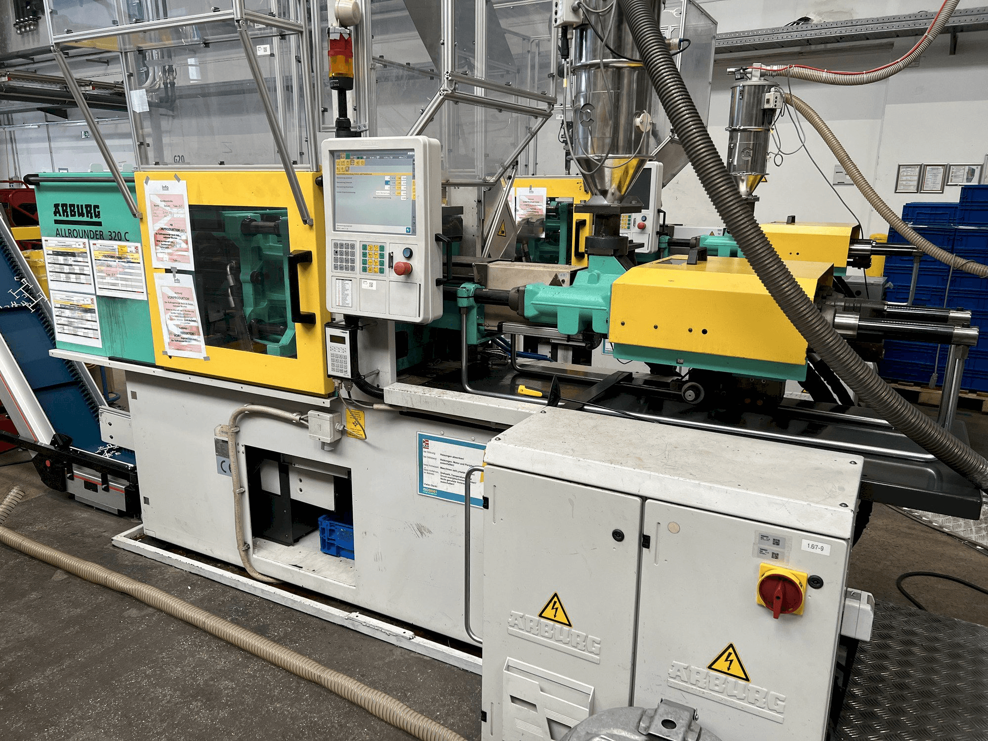 Makine Arburg Allrounder 320C 500 - 170 - Önden görünüm