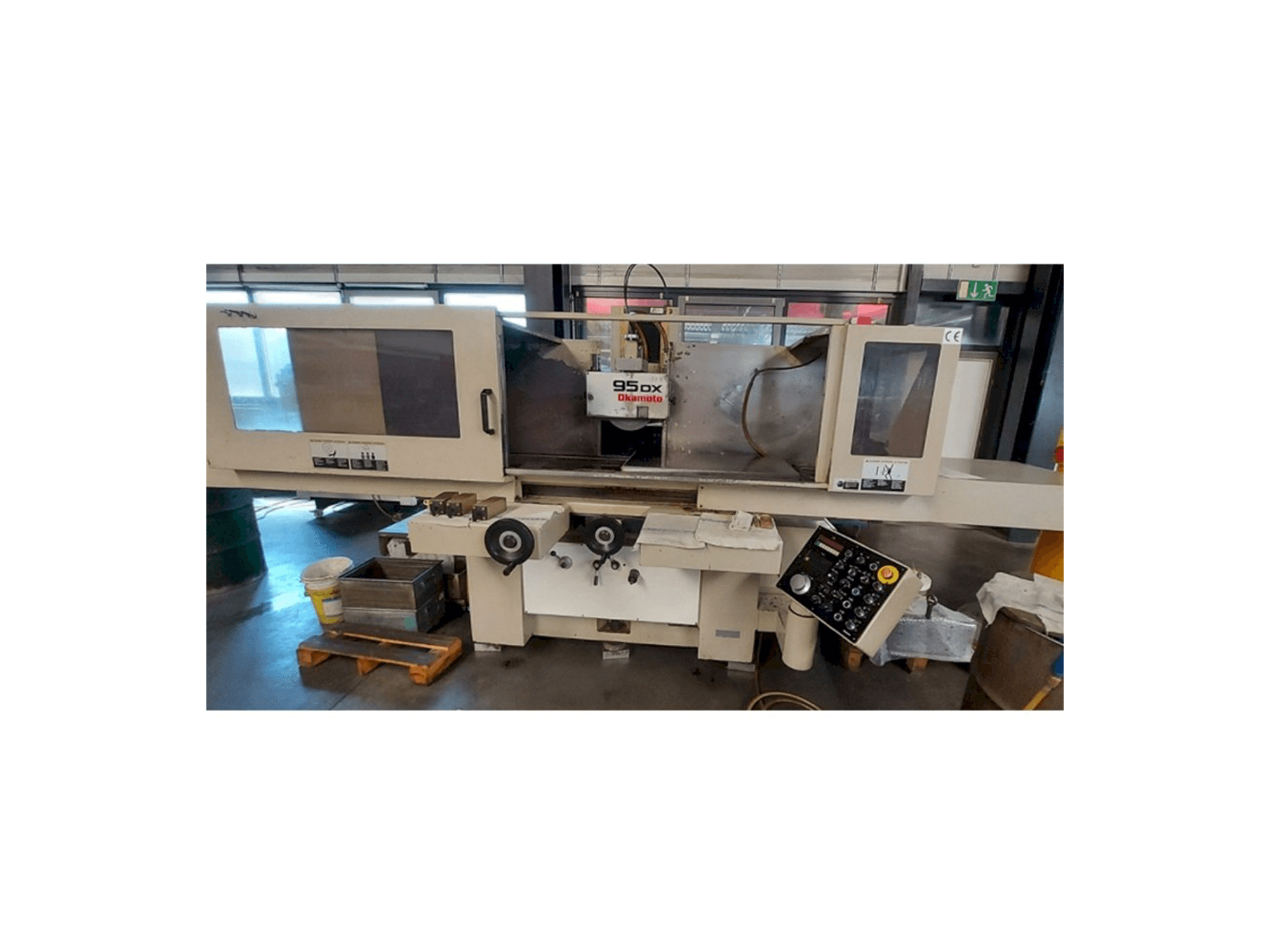 Makine OKAMOTO 95DX - Önden görünüm