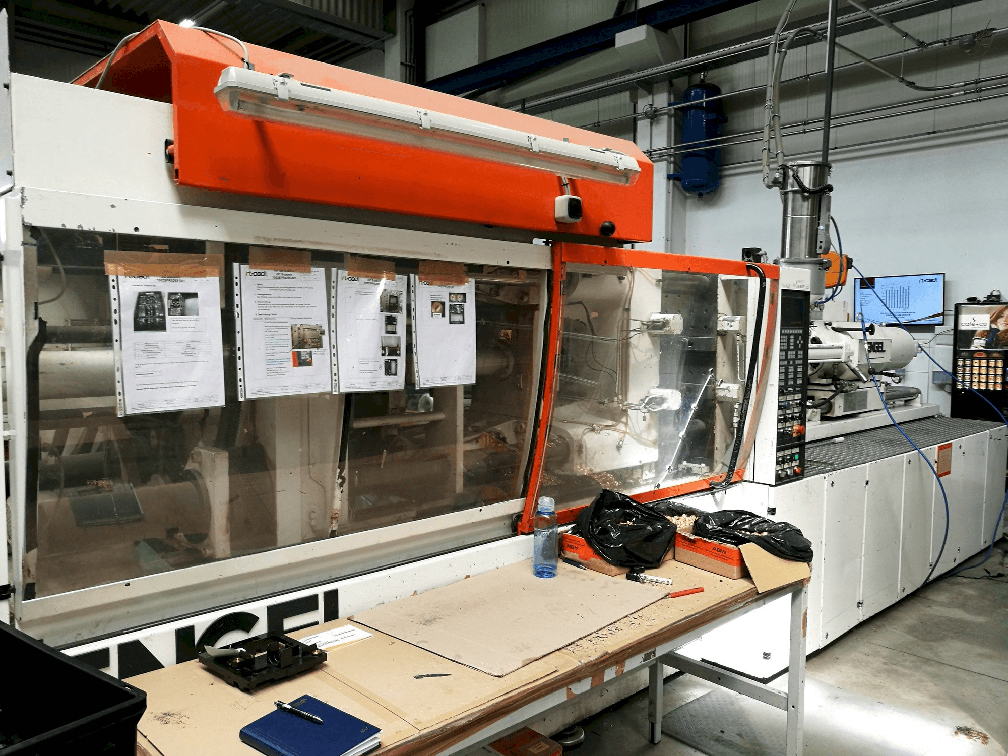 Makine ENGEL ES 1300/225 - Önden görünüm