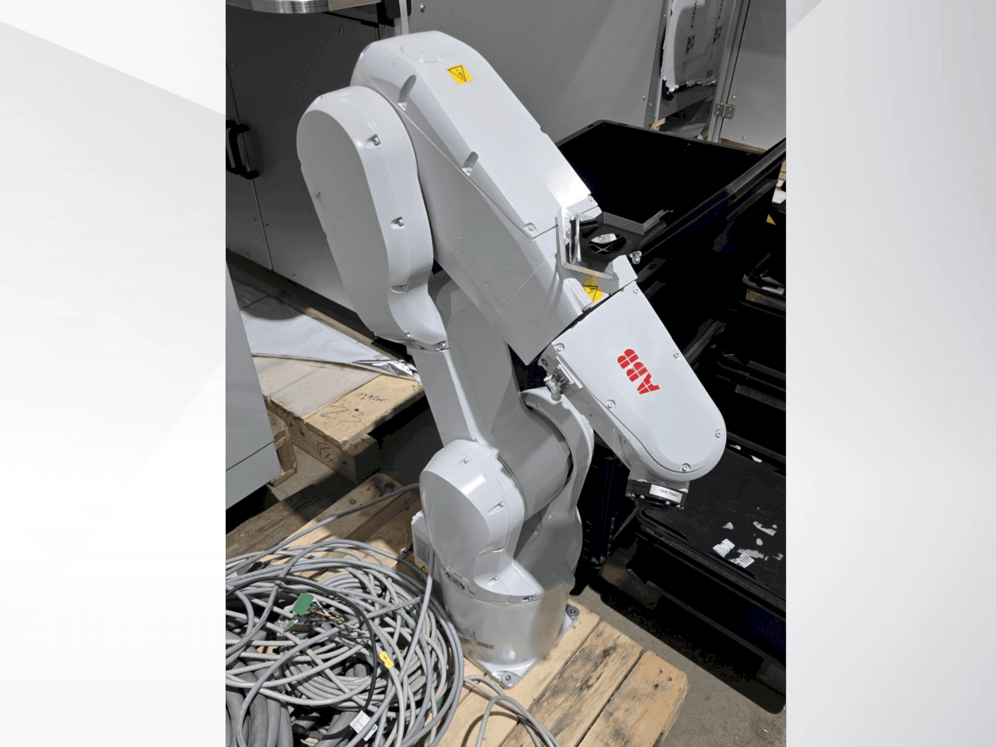 Makine ABB IRB 1200-5/0.9 - Önden görünüm