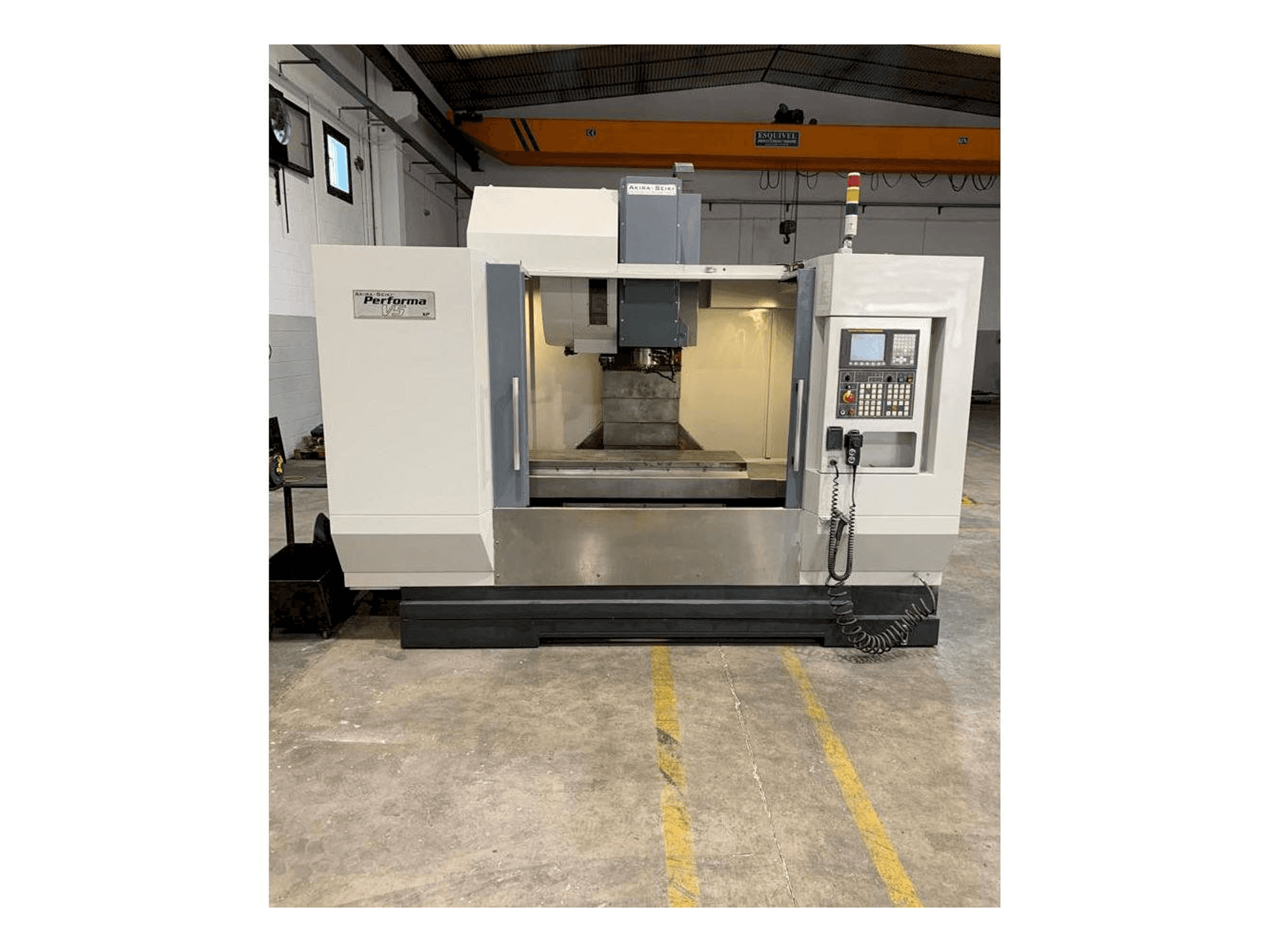 Makine Akira Seiki V5 XP - Önden görünüm