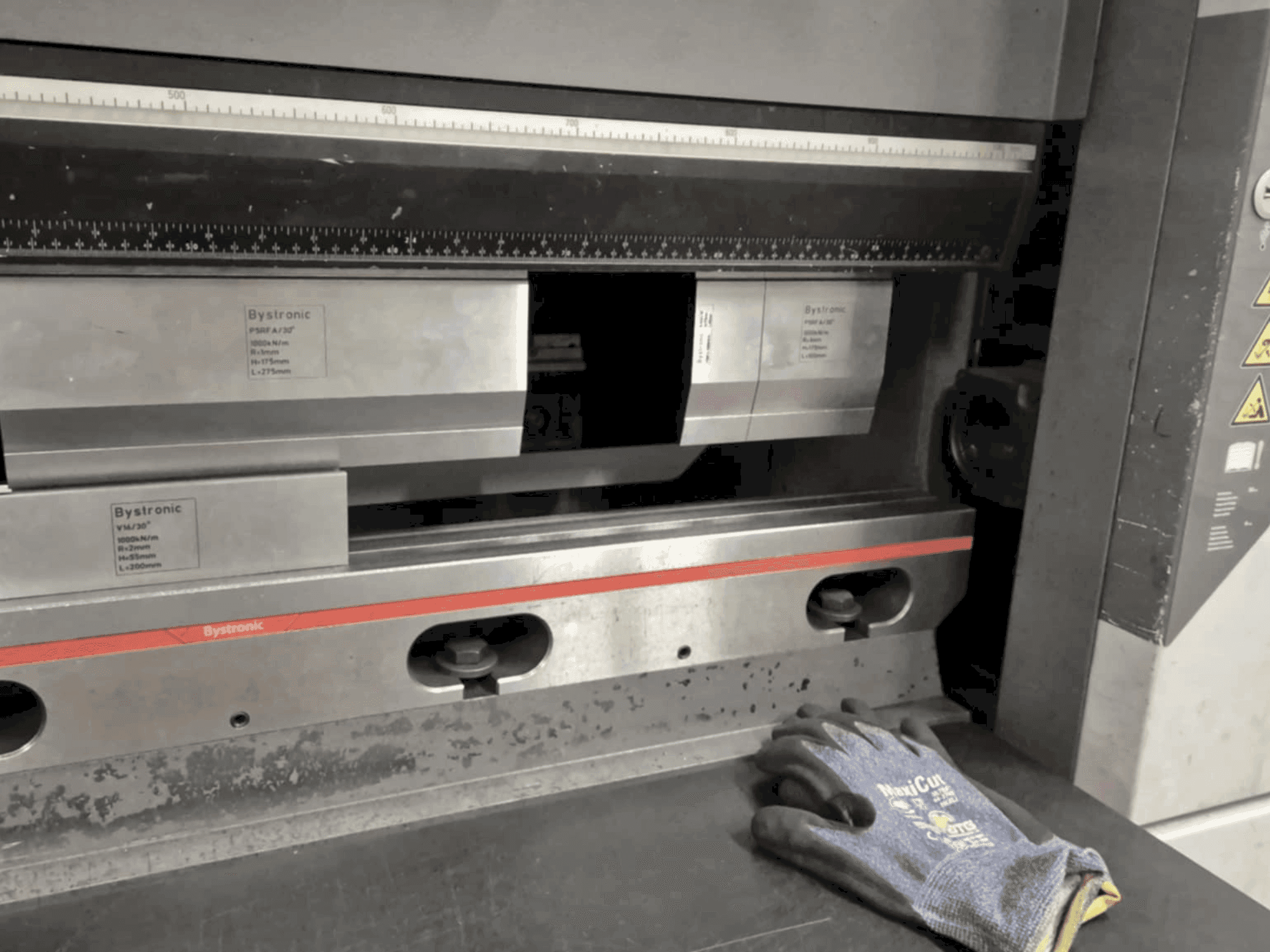 Makine Bystronic Xpert 40/1030 - Önden görünüm