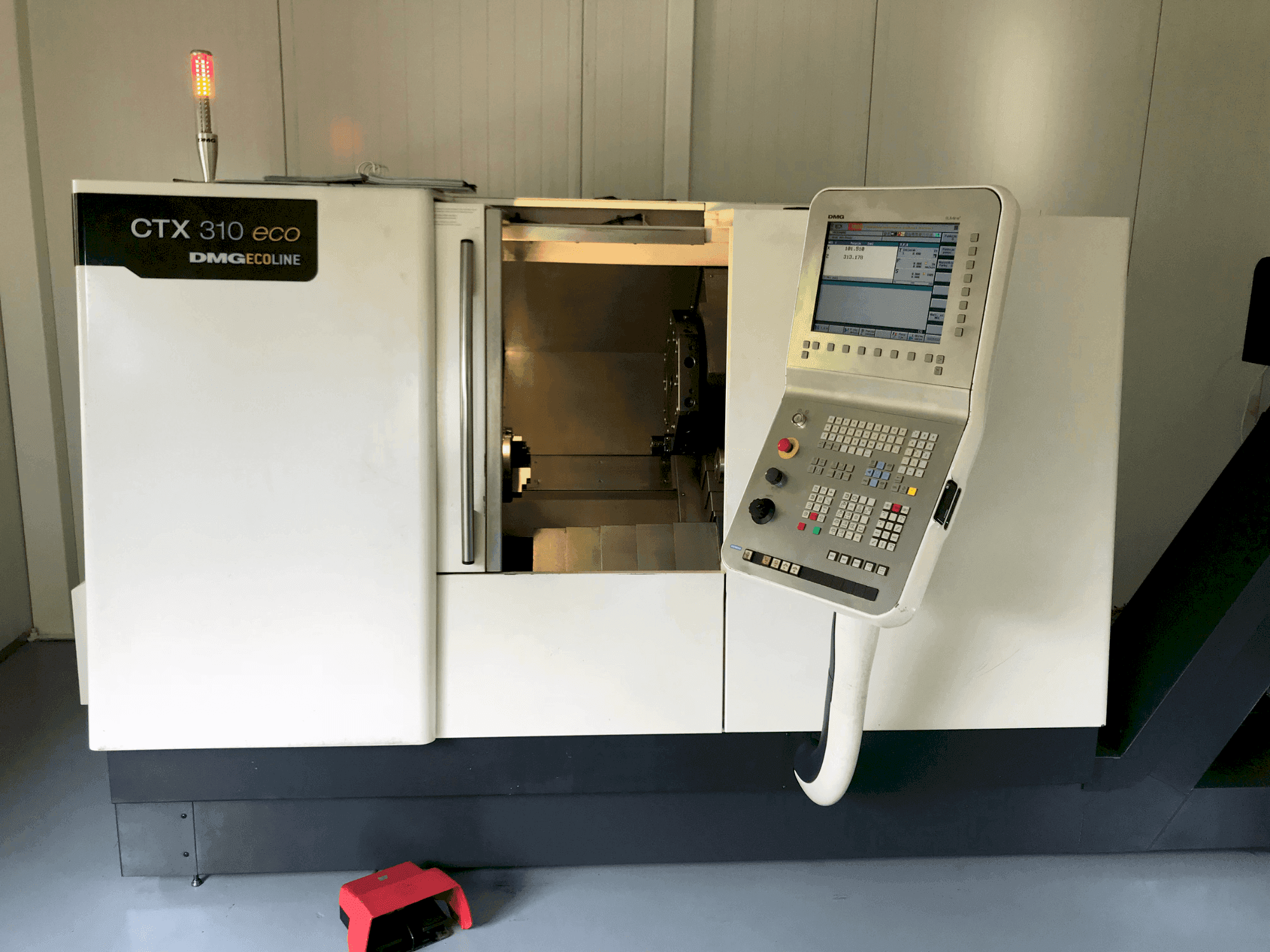 Makine DMG CTX 310 ecoline - Önden görünüm