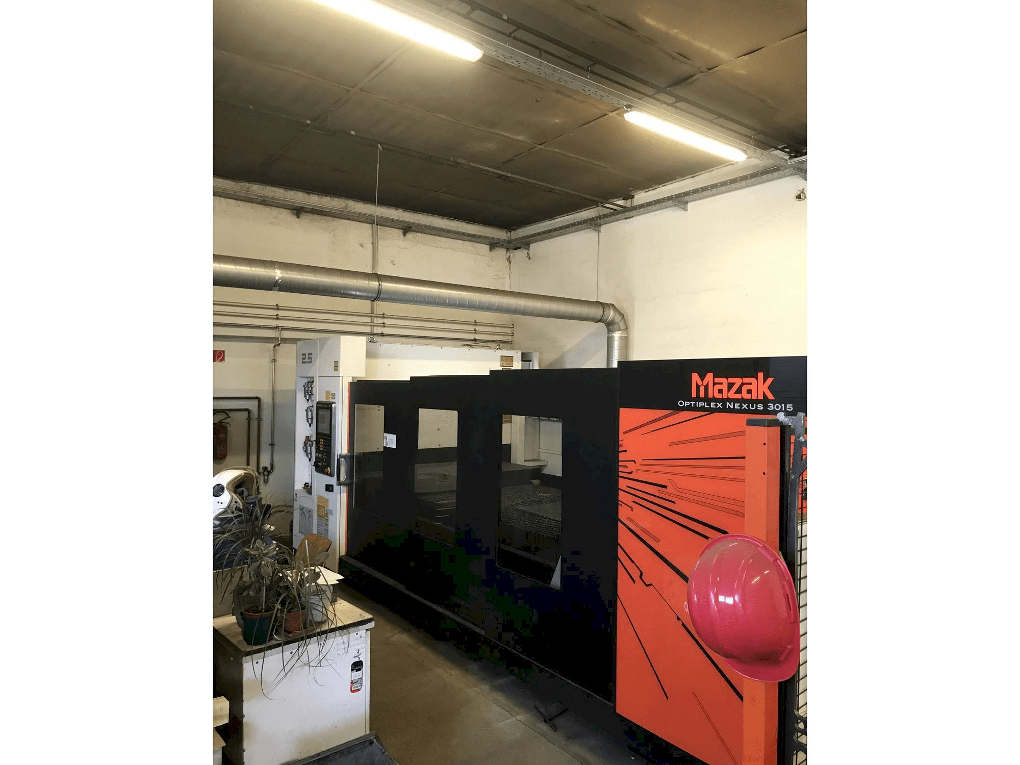 Makine Mazak Optiplex Nexus 3015 - Önden görünüm
