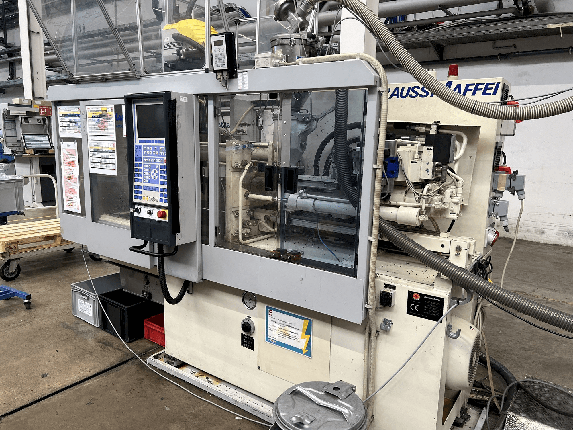 Makine Krauss Maffei KM 50-125 C1 - Önden görünüm