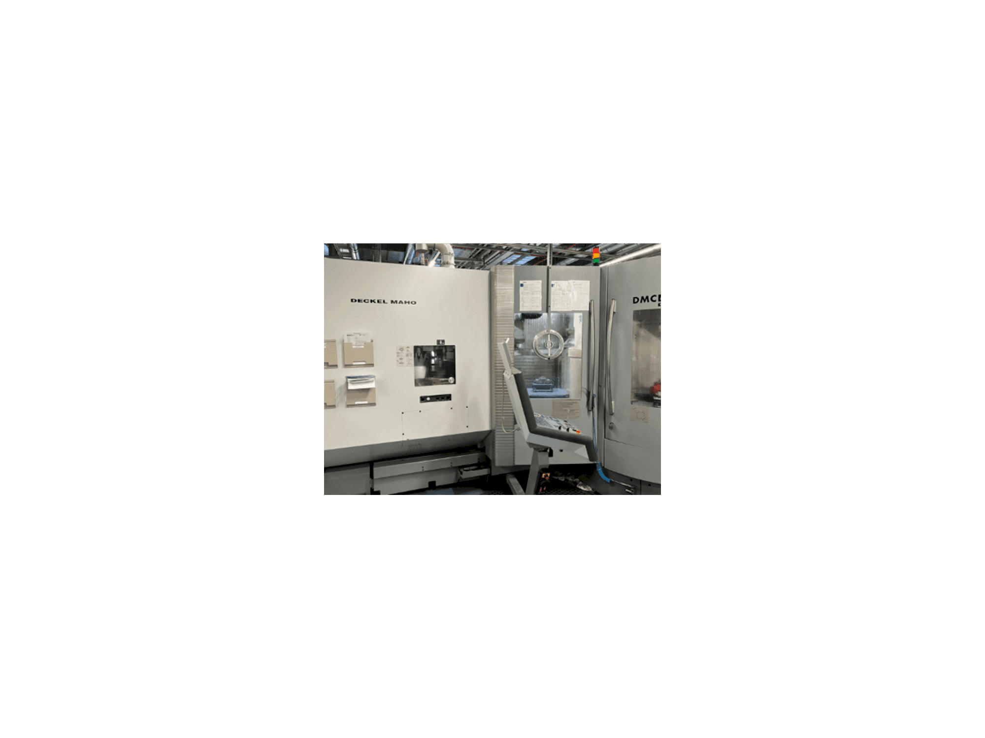 Makine DECKEL MAHO DMC 60 T RS3 - Önden görünüm