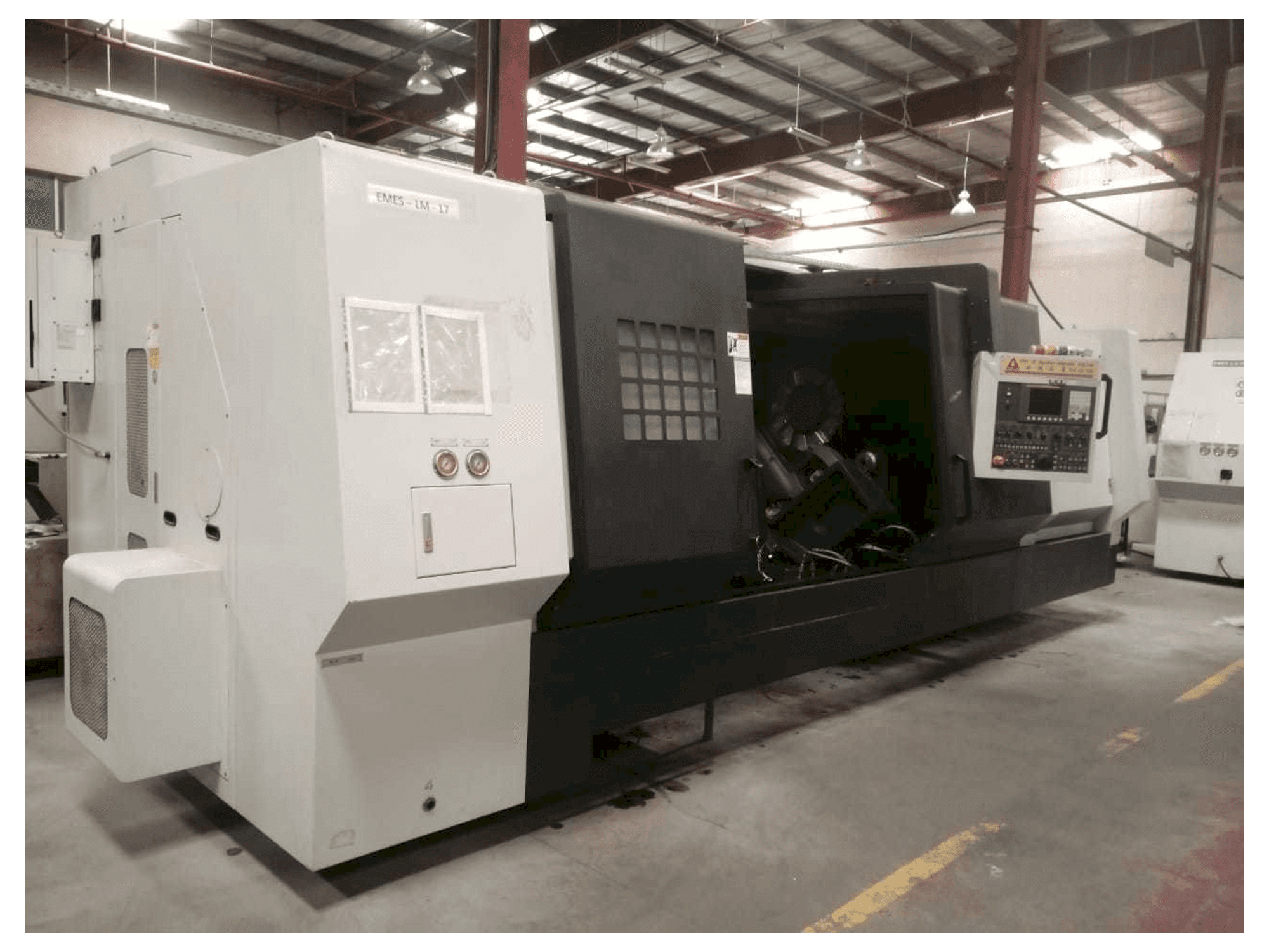 Makine YOU JI YH 50/300 - Sol taraftaki görüntü