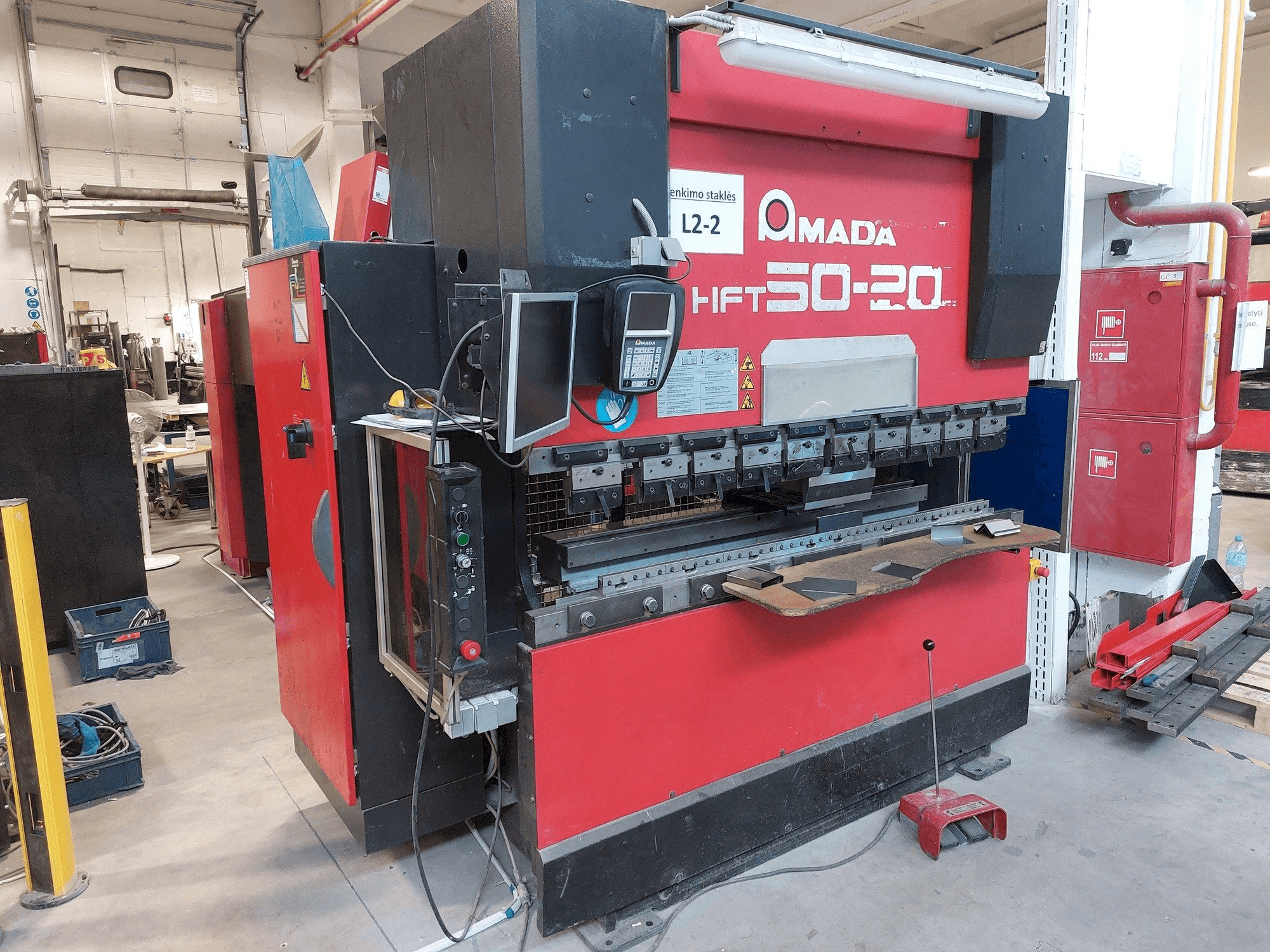 Makine AMADA HFT 50-20 - Önden görünüm