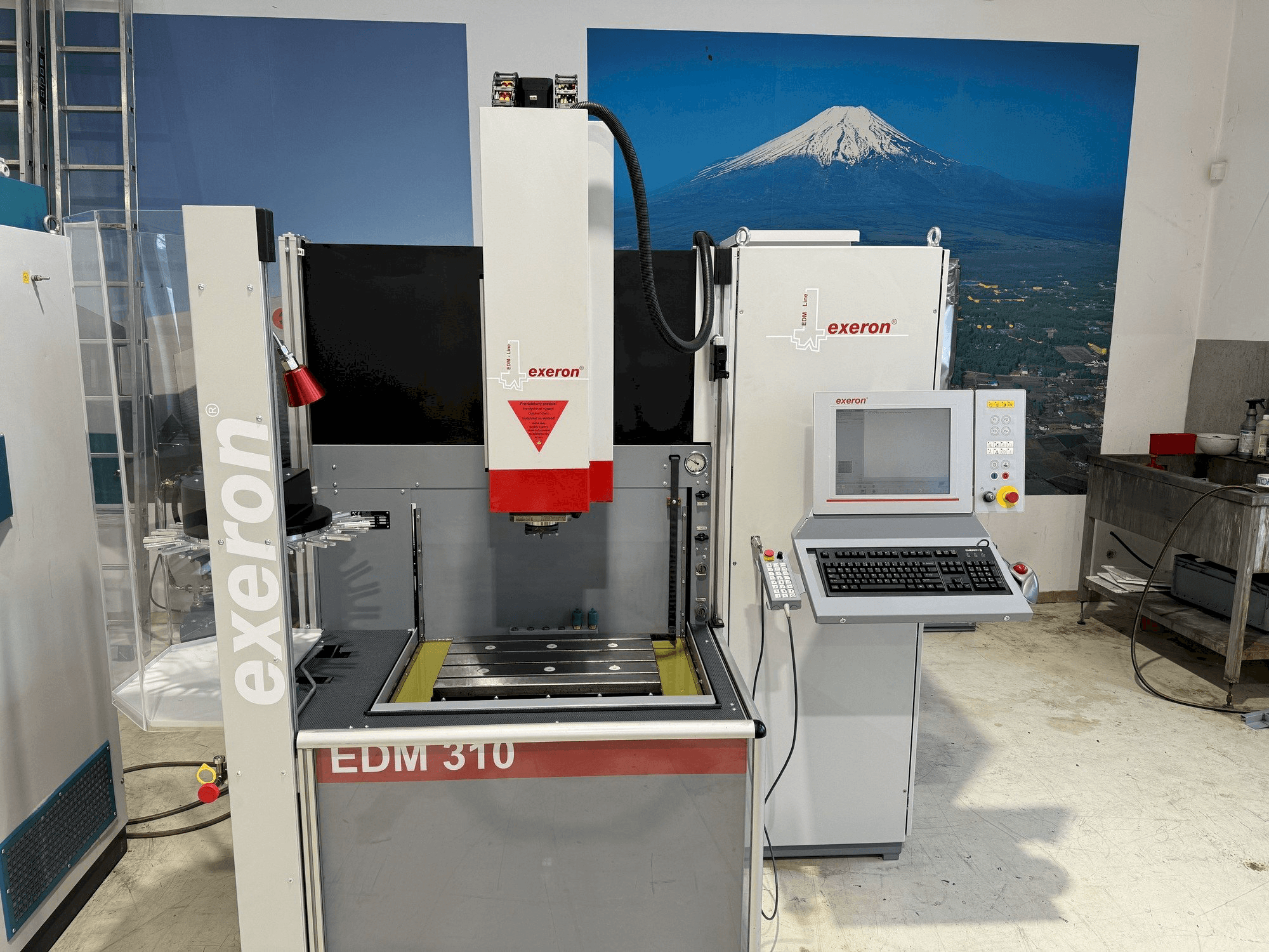Makine Exeron EDM 310 MF 20 - Önden görünüm