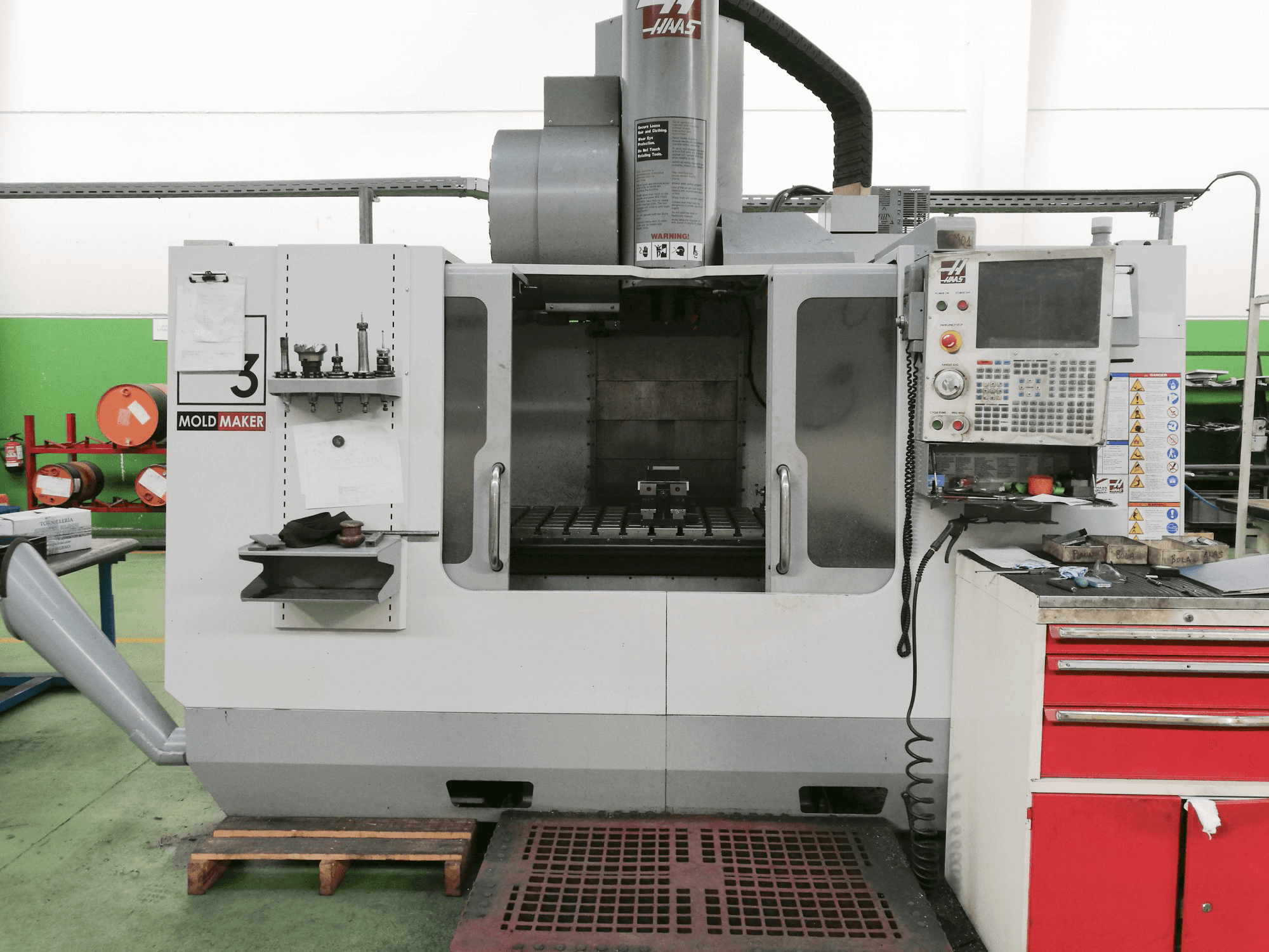 Makine HAAS - Önden görünüm VM-3HE