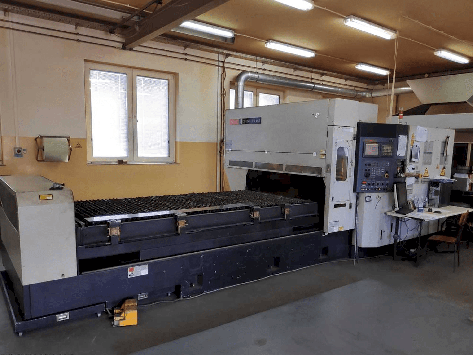 Makine Mazak Space Gear 510 Mk II - Önden görünüm