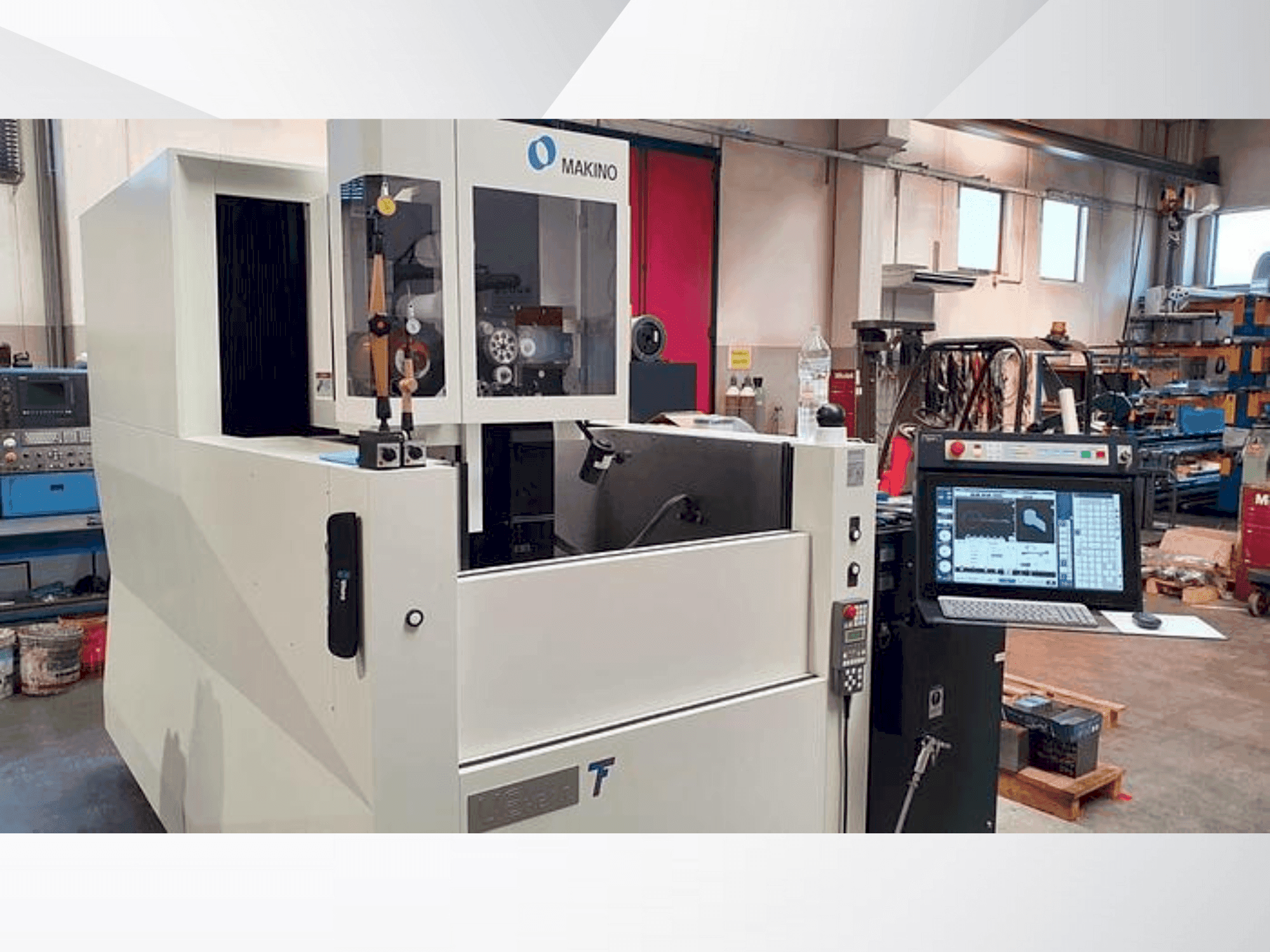 Makine Makino U6 HEAT - Önden görünüm